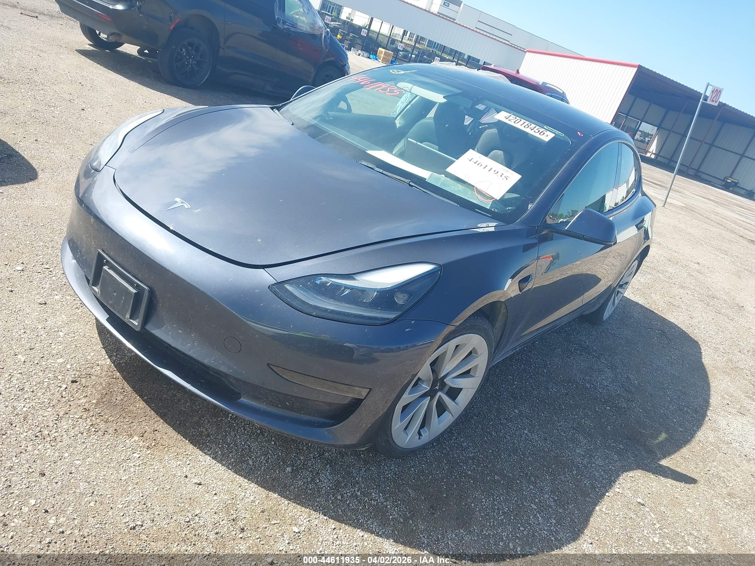 TESLA MODEL image 2