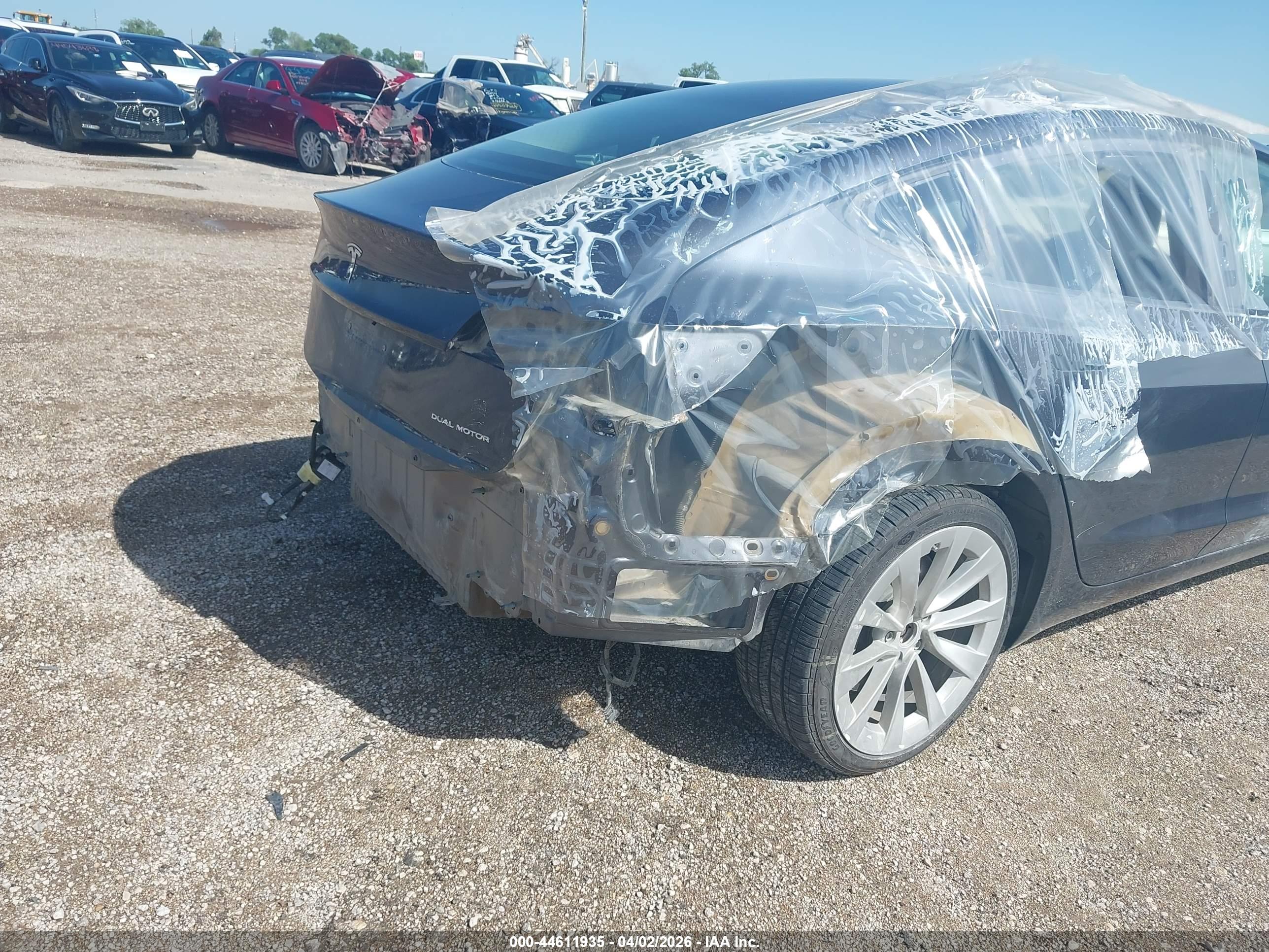 TESLA MODEL image 6
