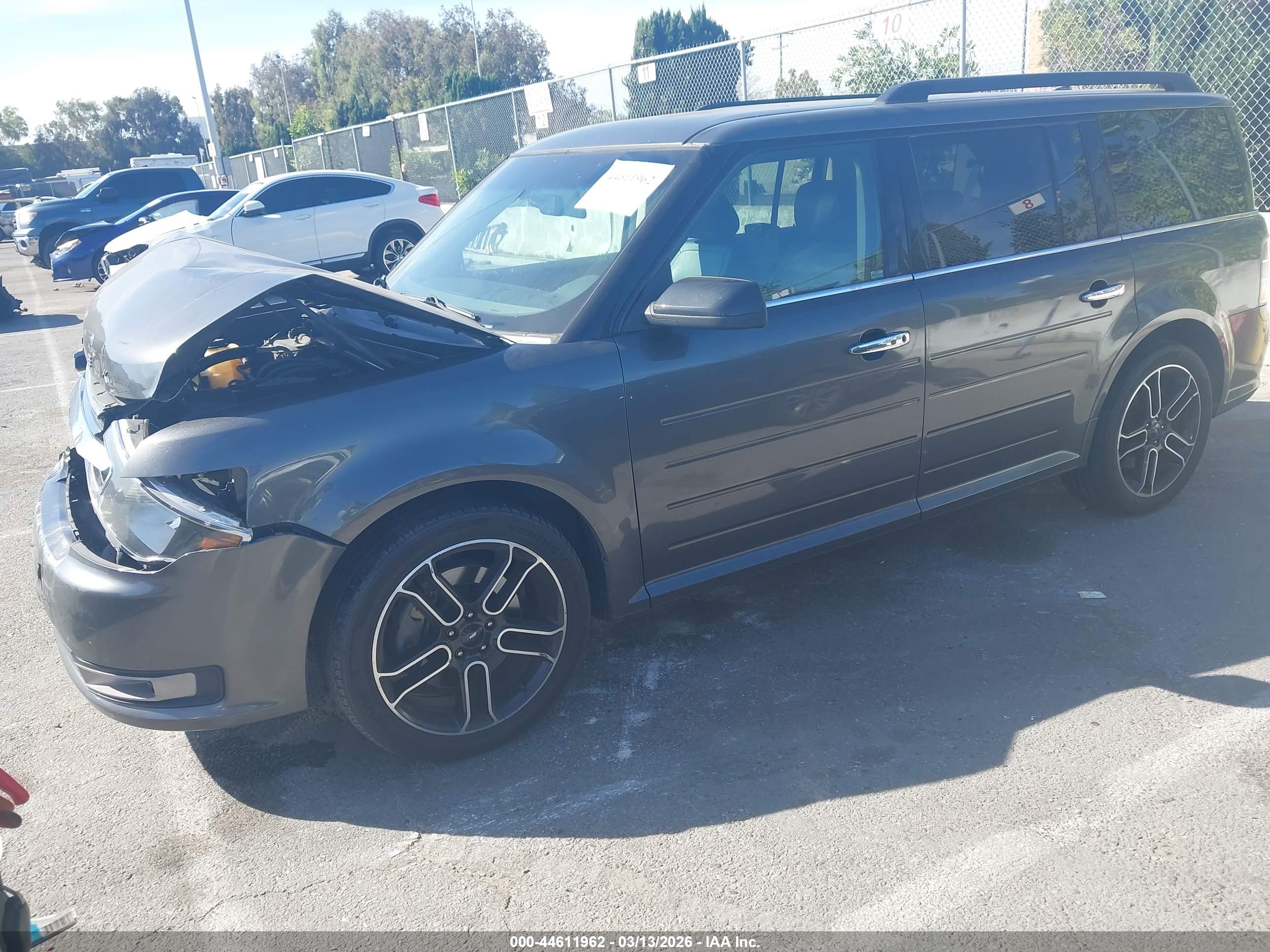 FORD FLEX image 2