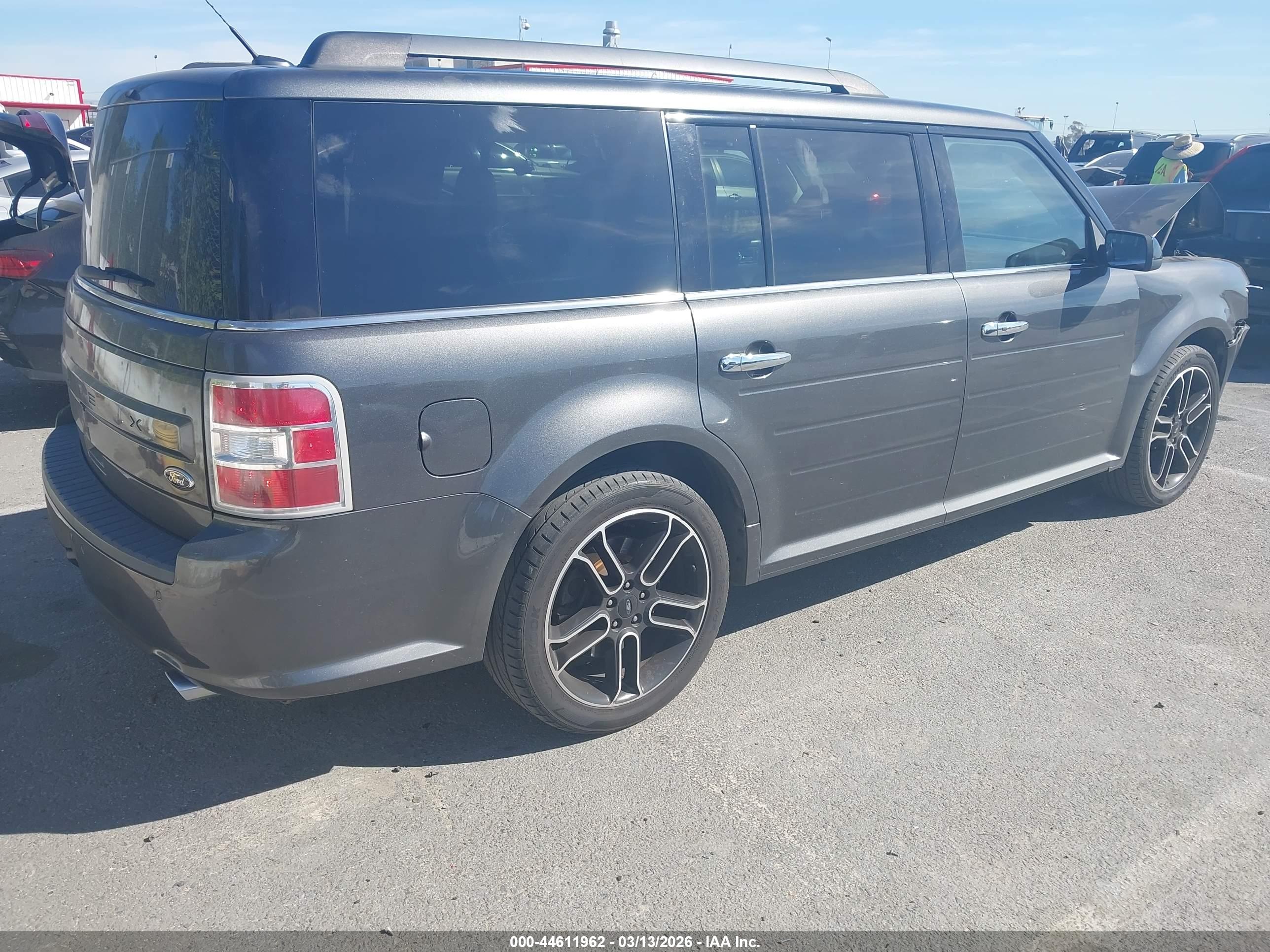 FORD FLEX image 4