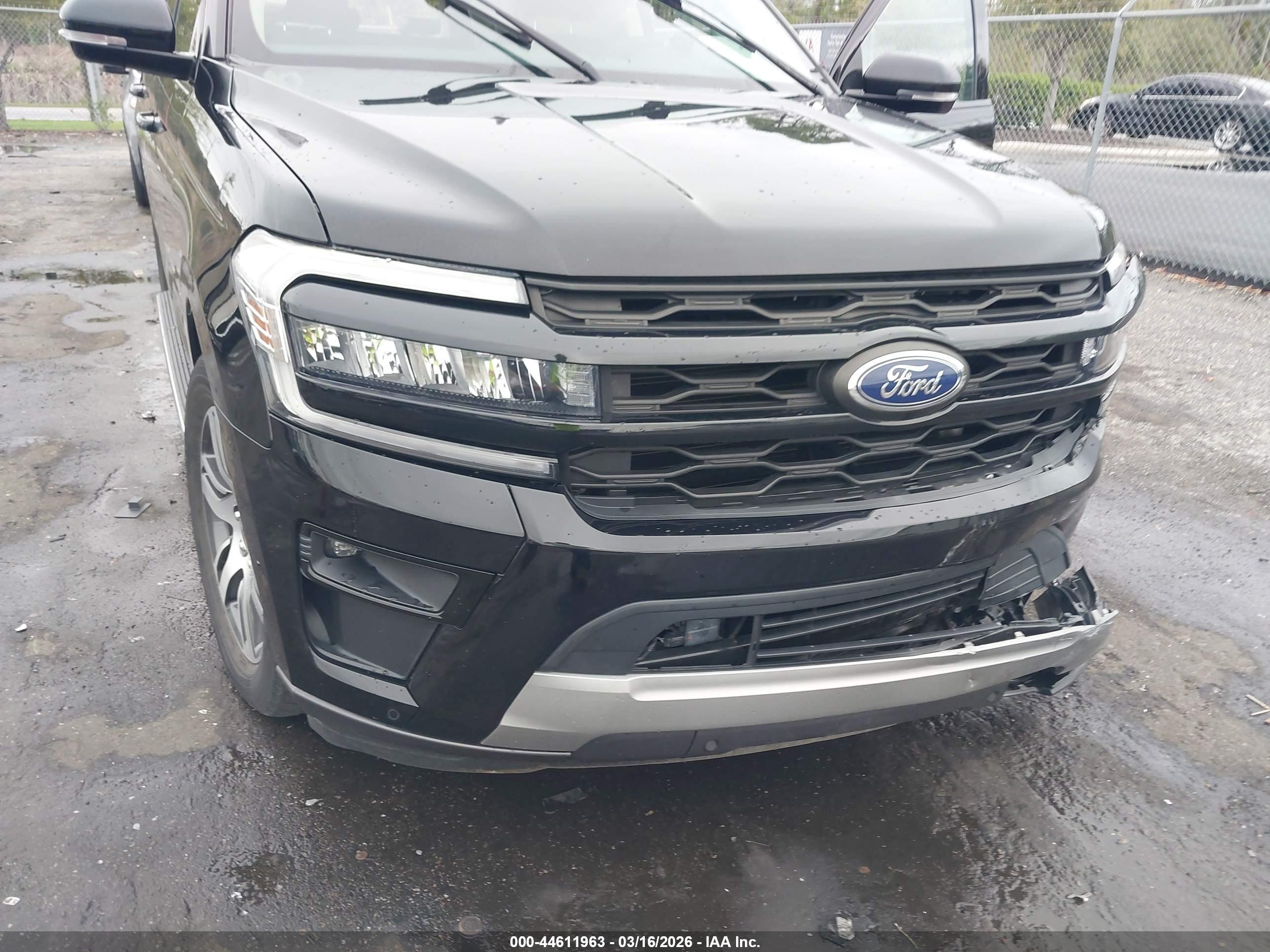 FORD EXPEDITION image 6