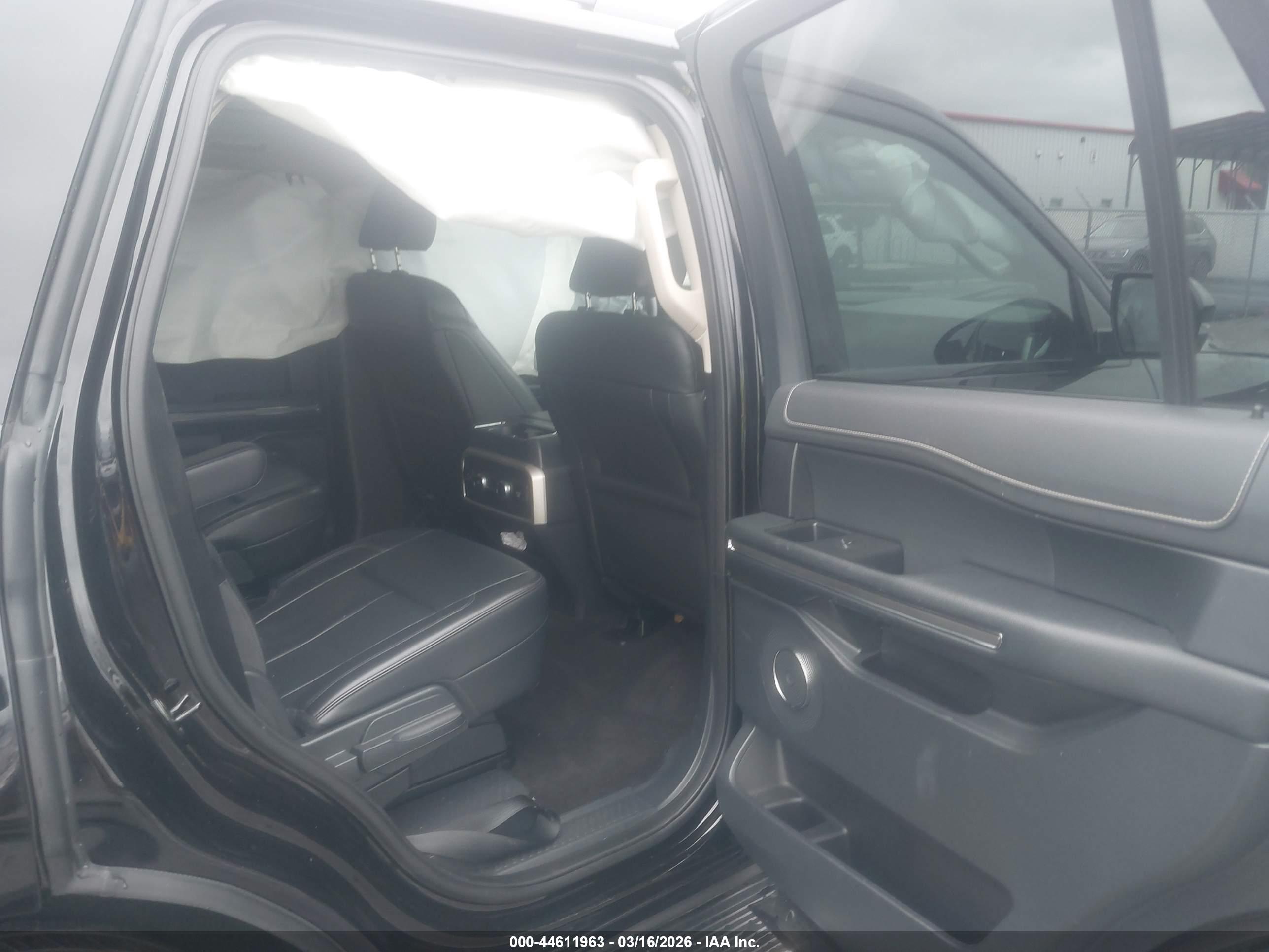 FORD EXPEDITION image 8