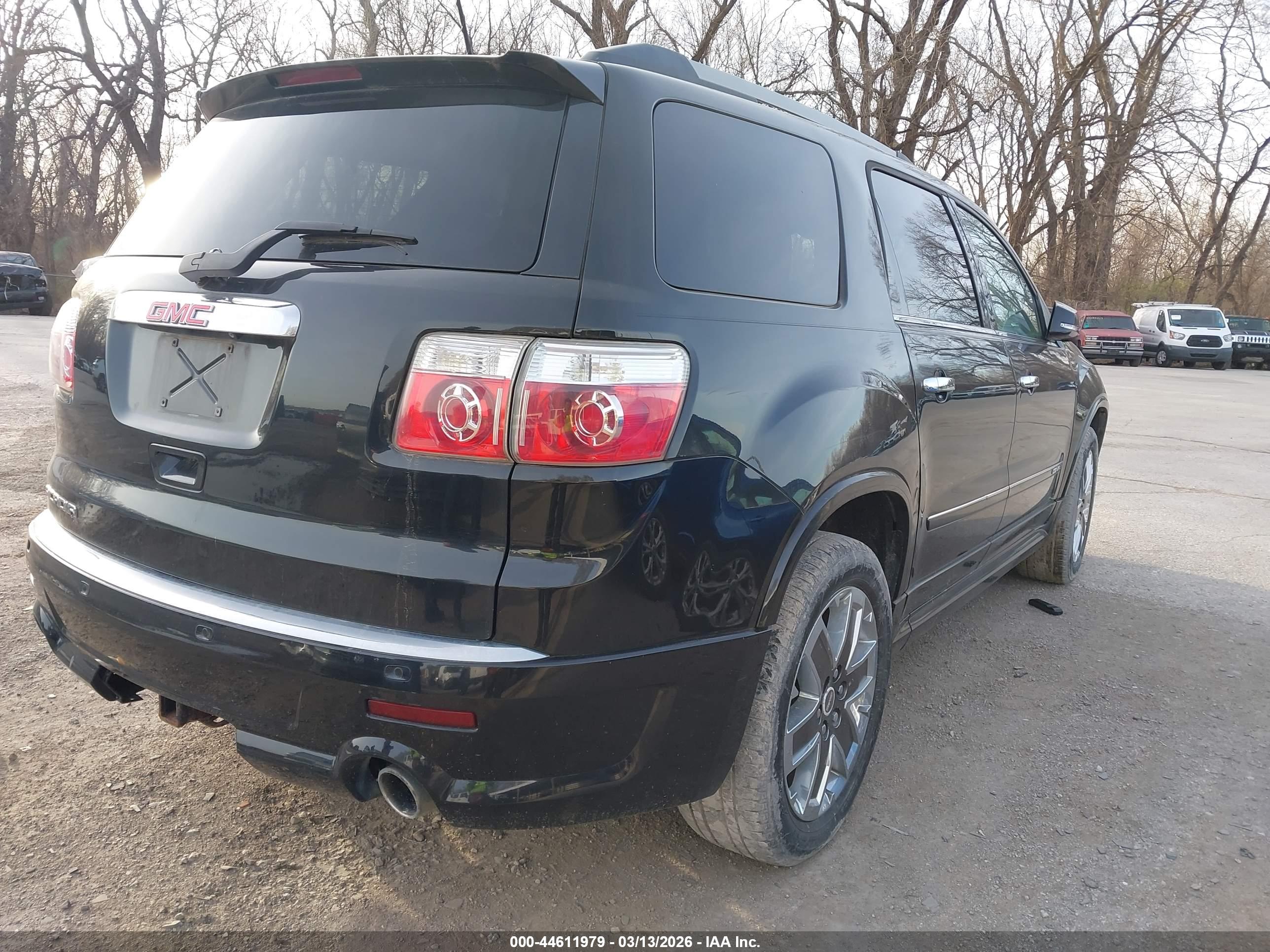 GMC ACADIA image 4
