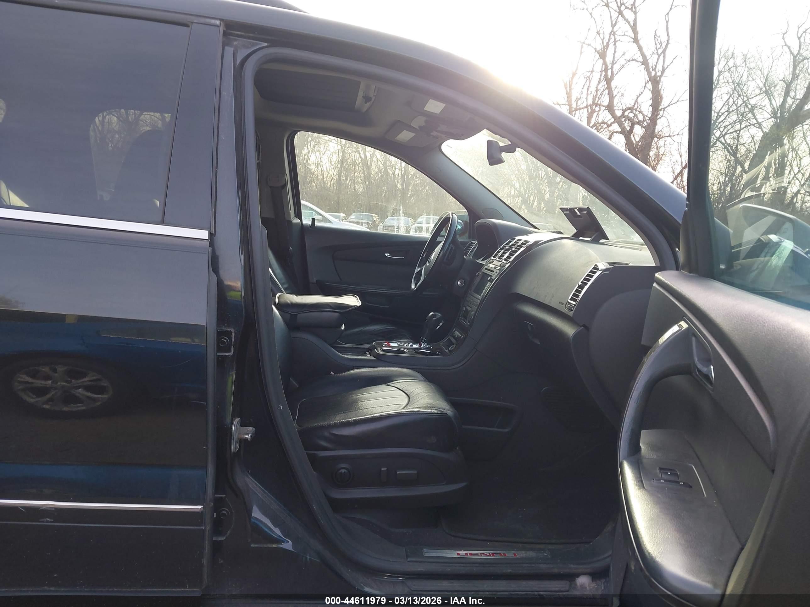 GMC ACADIA image 5