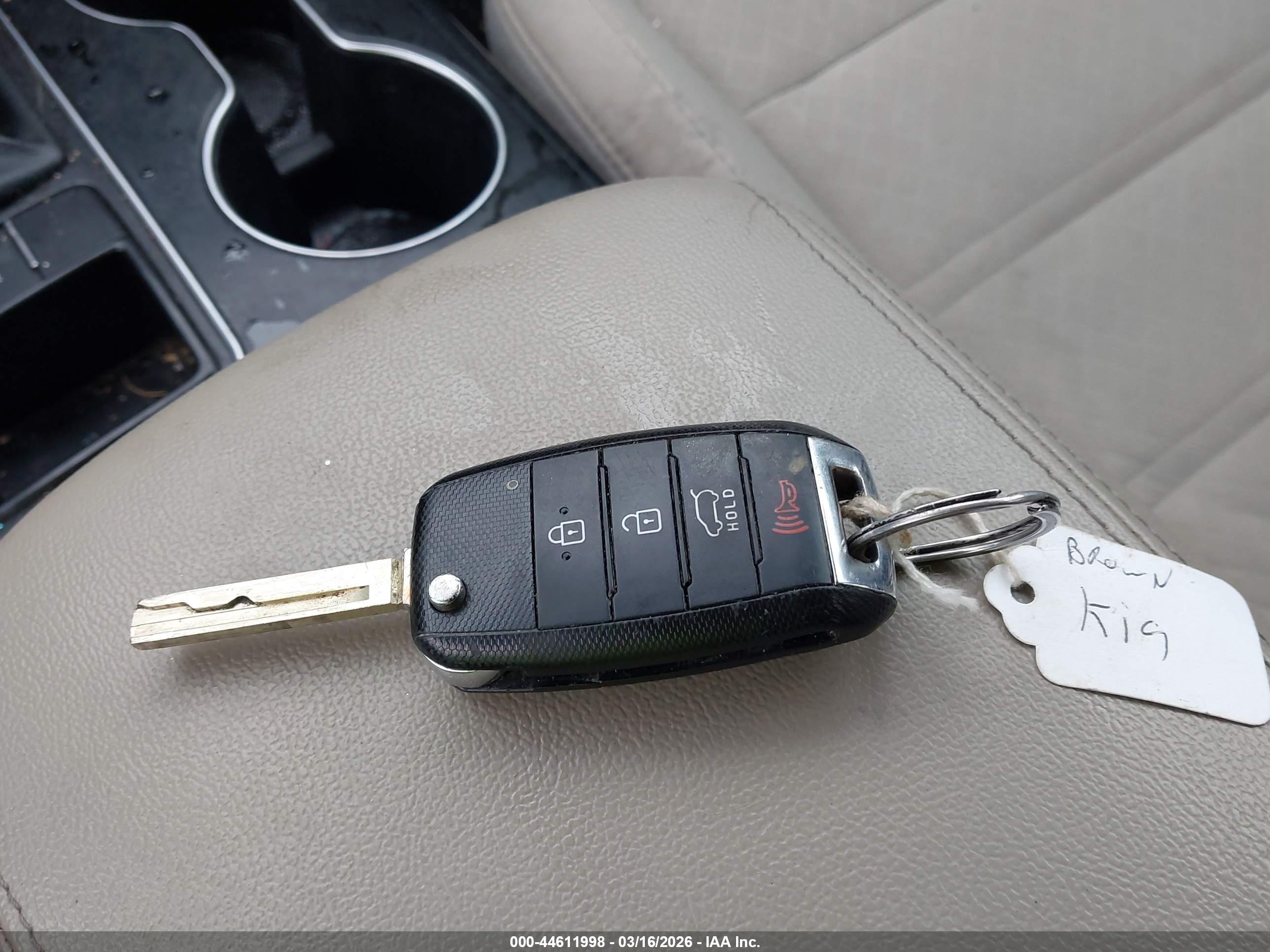 KIA SORENTO image 11