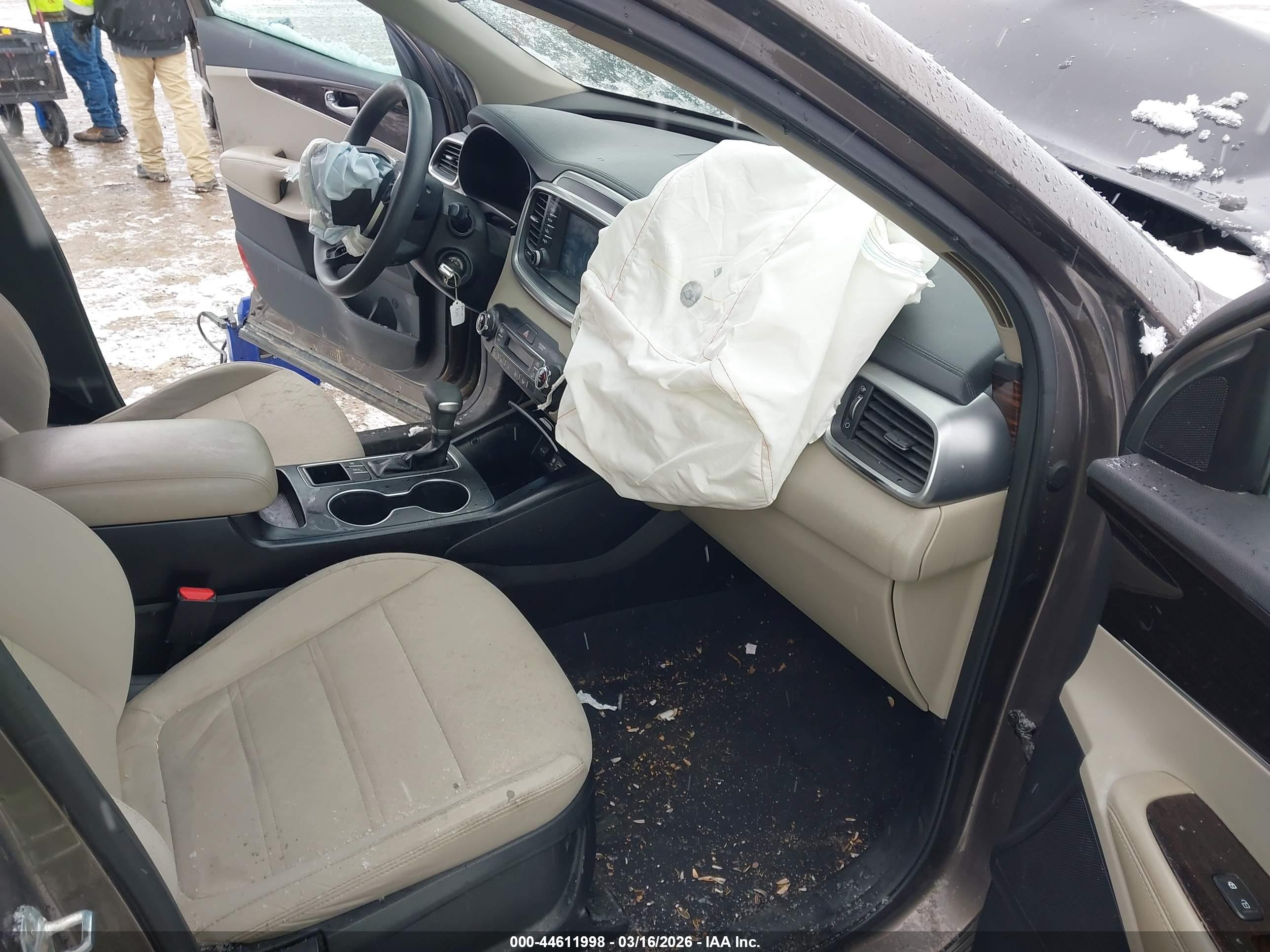 KIA SORENTO image 5