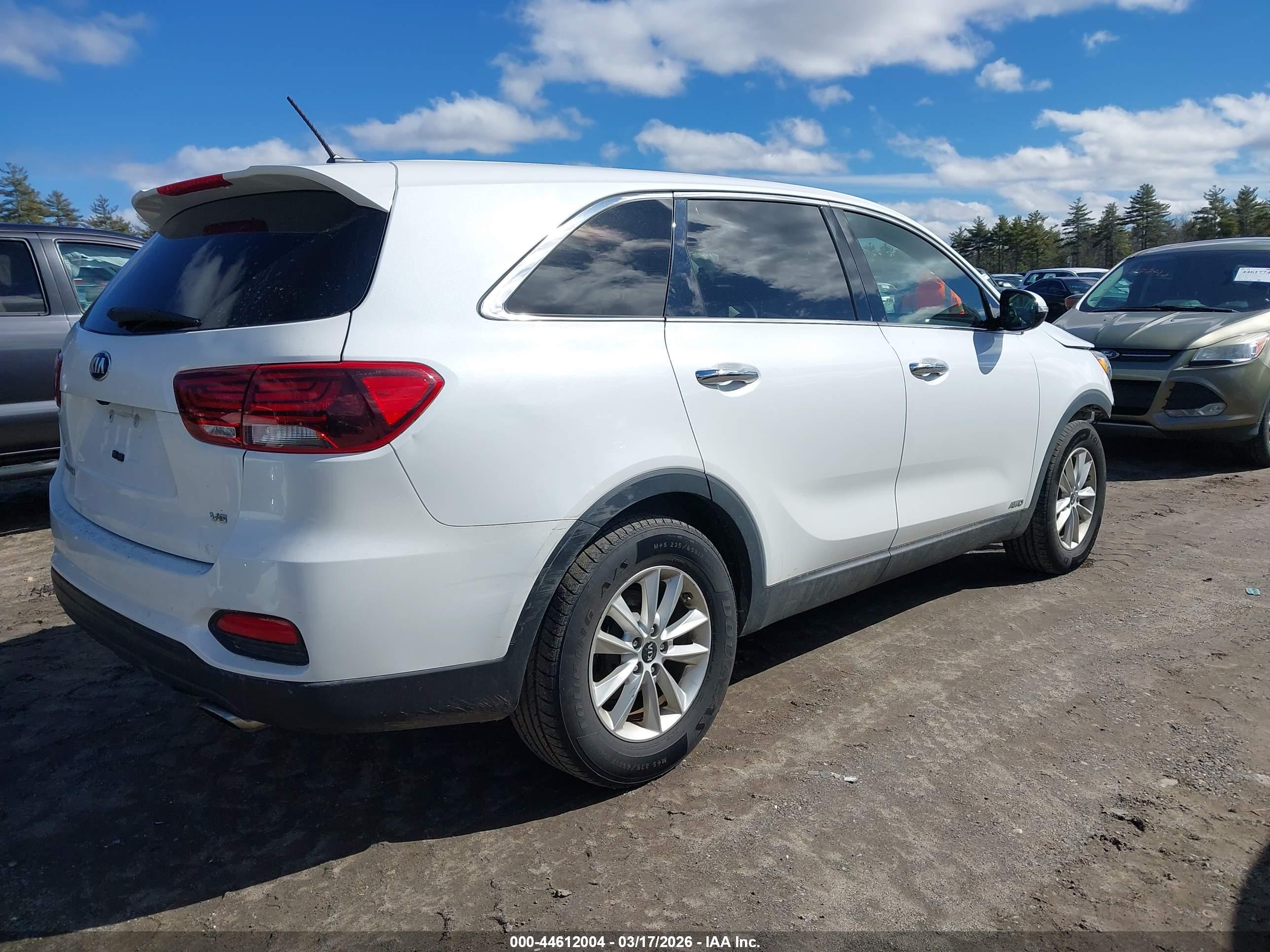 KIA SORENTO image 4