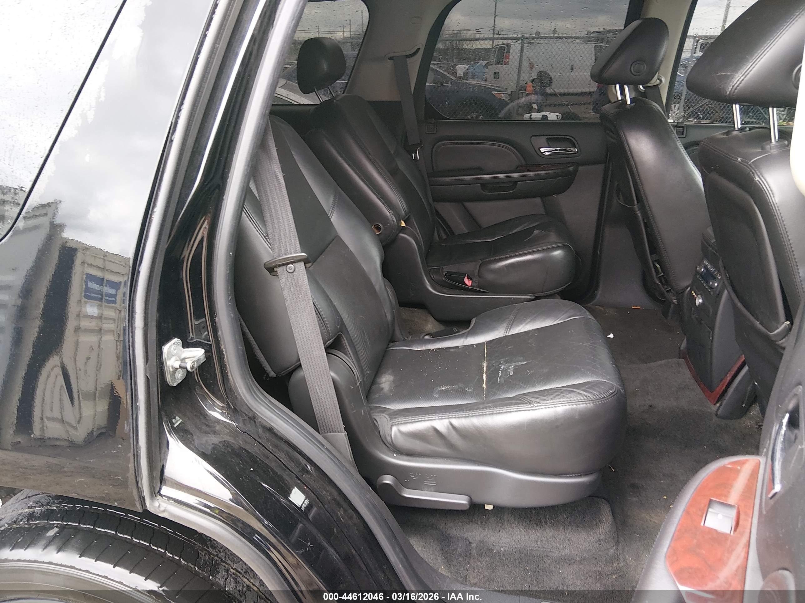 CADILLAC ESCALADE image 8