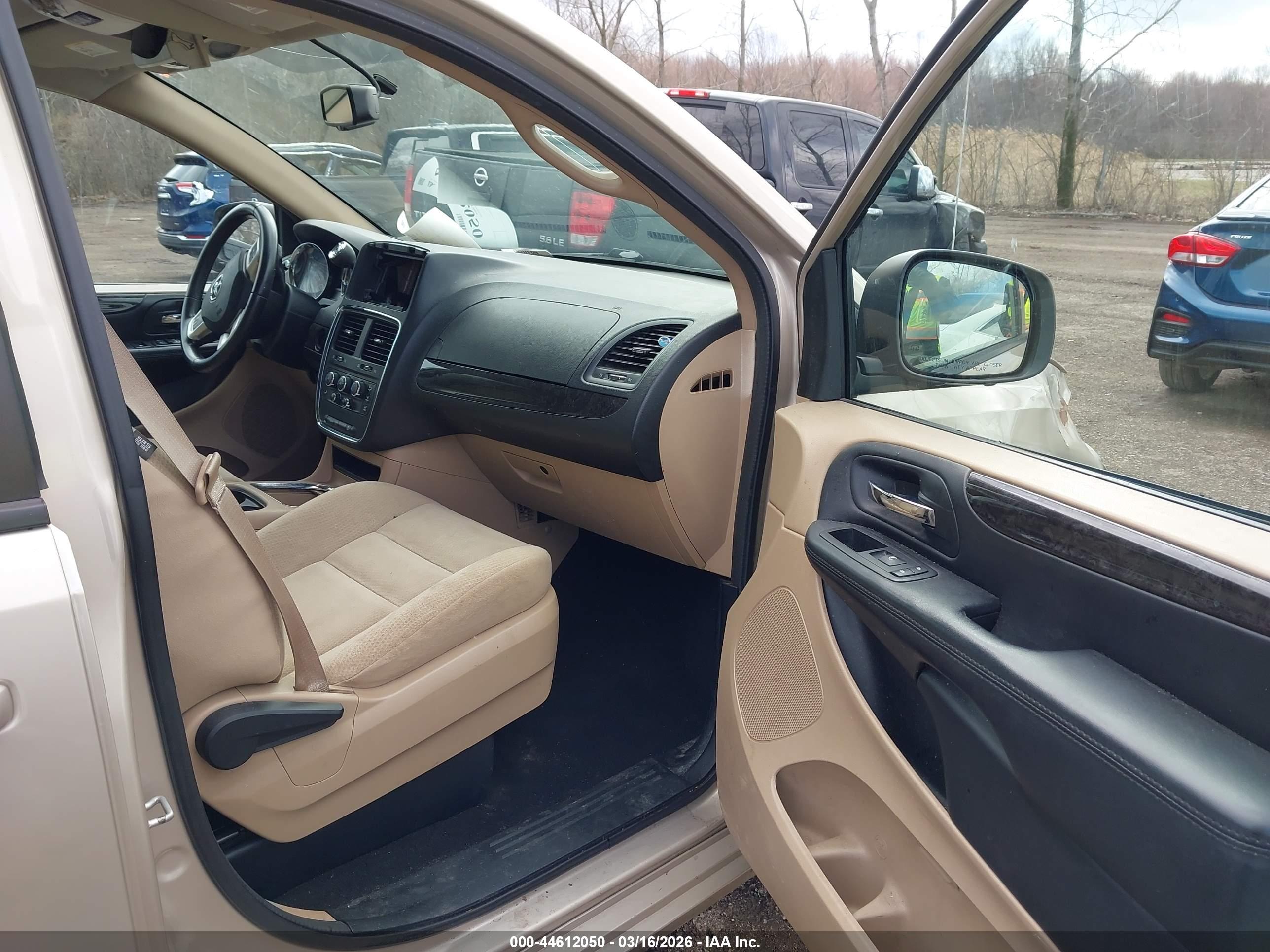 DODGE GRAND image 5