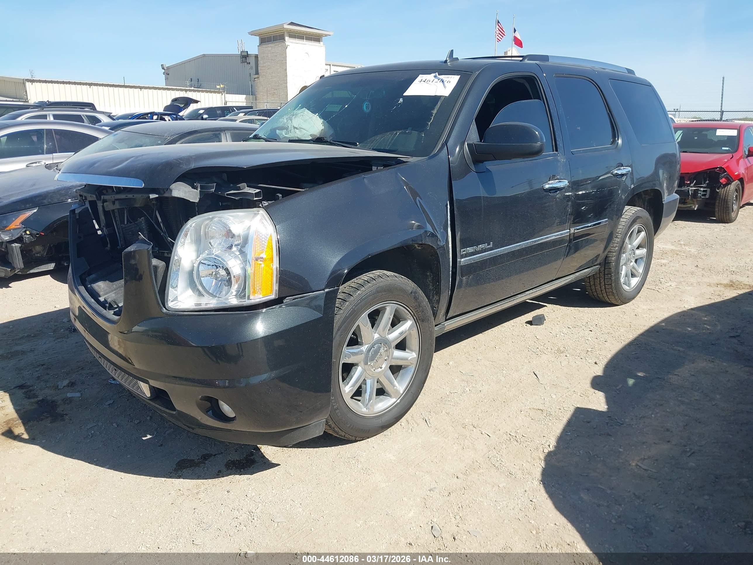 GMC YUKON image 2