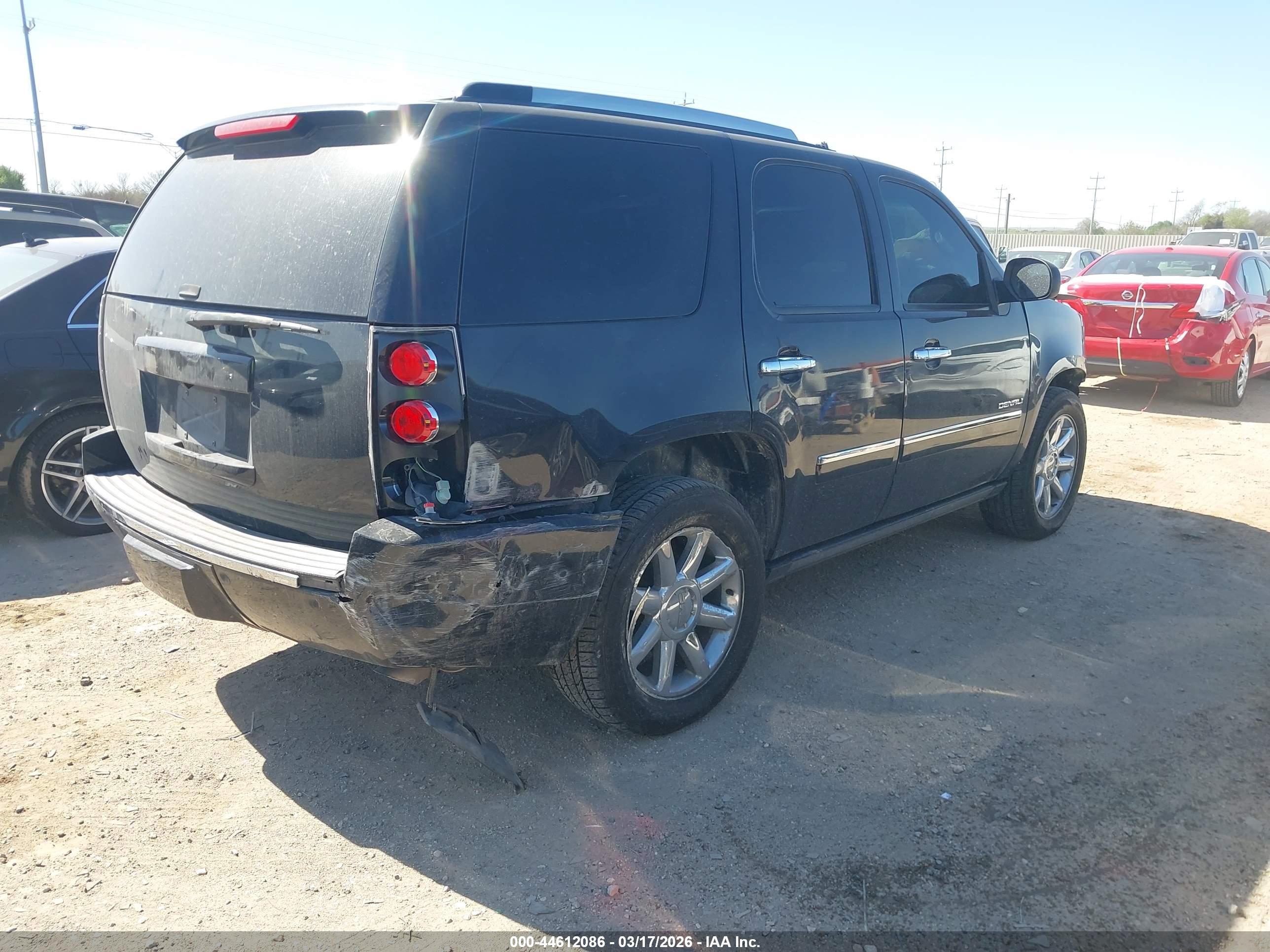 GMC YUKON image 4