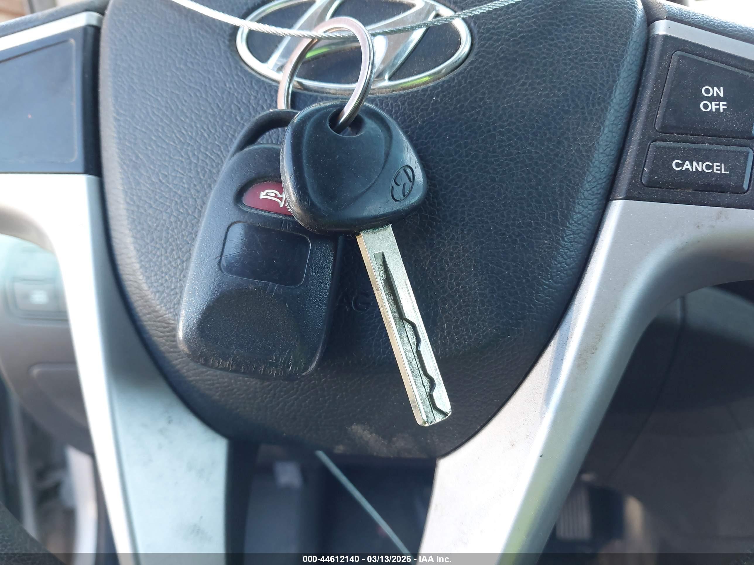 HYUNDAI ACCENT image 11