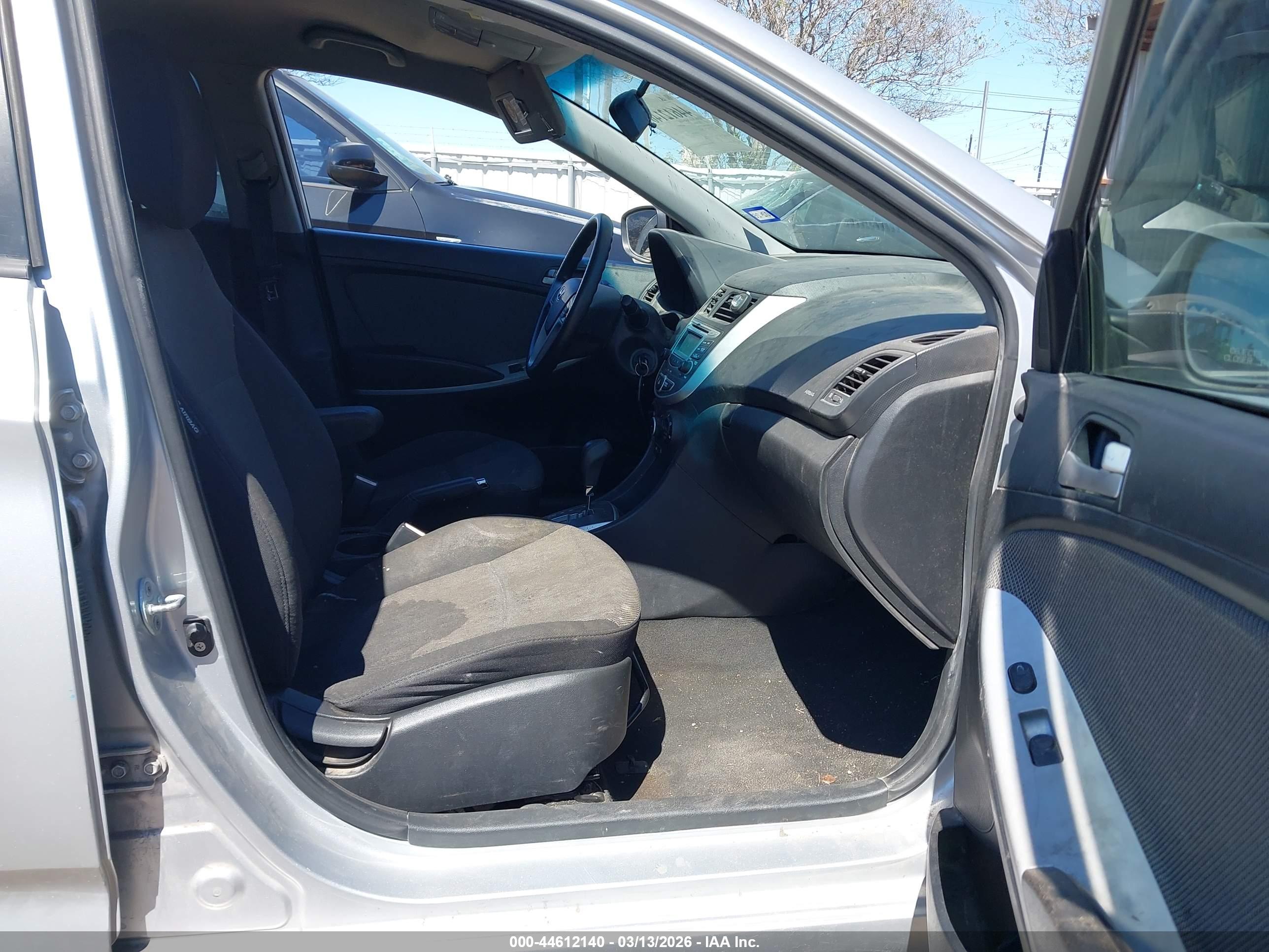 HYUNDAI ACCENT image 5