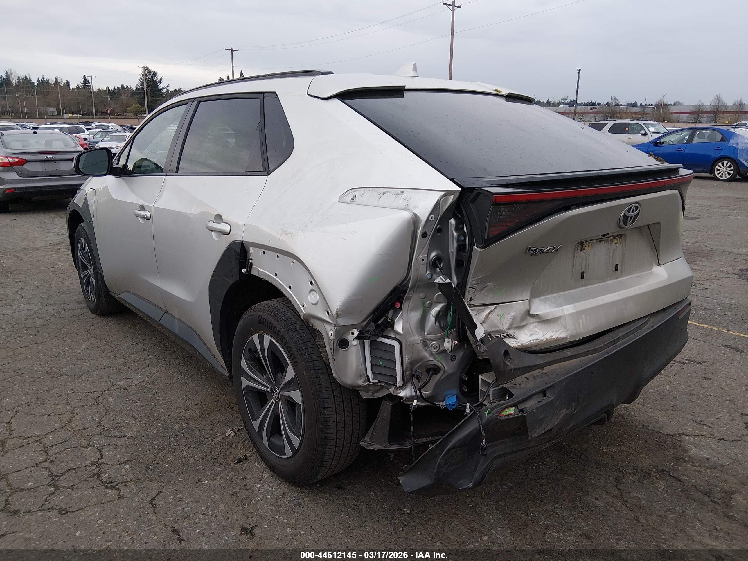 TOYOTA BZ4X image 3