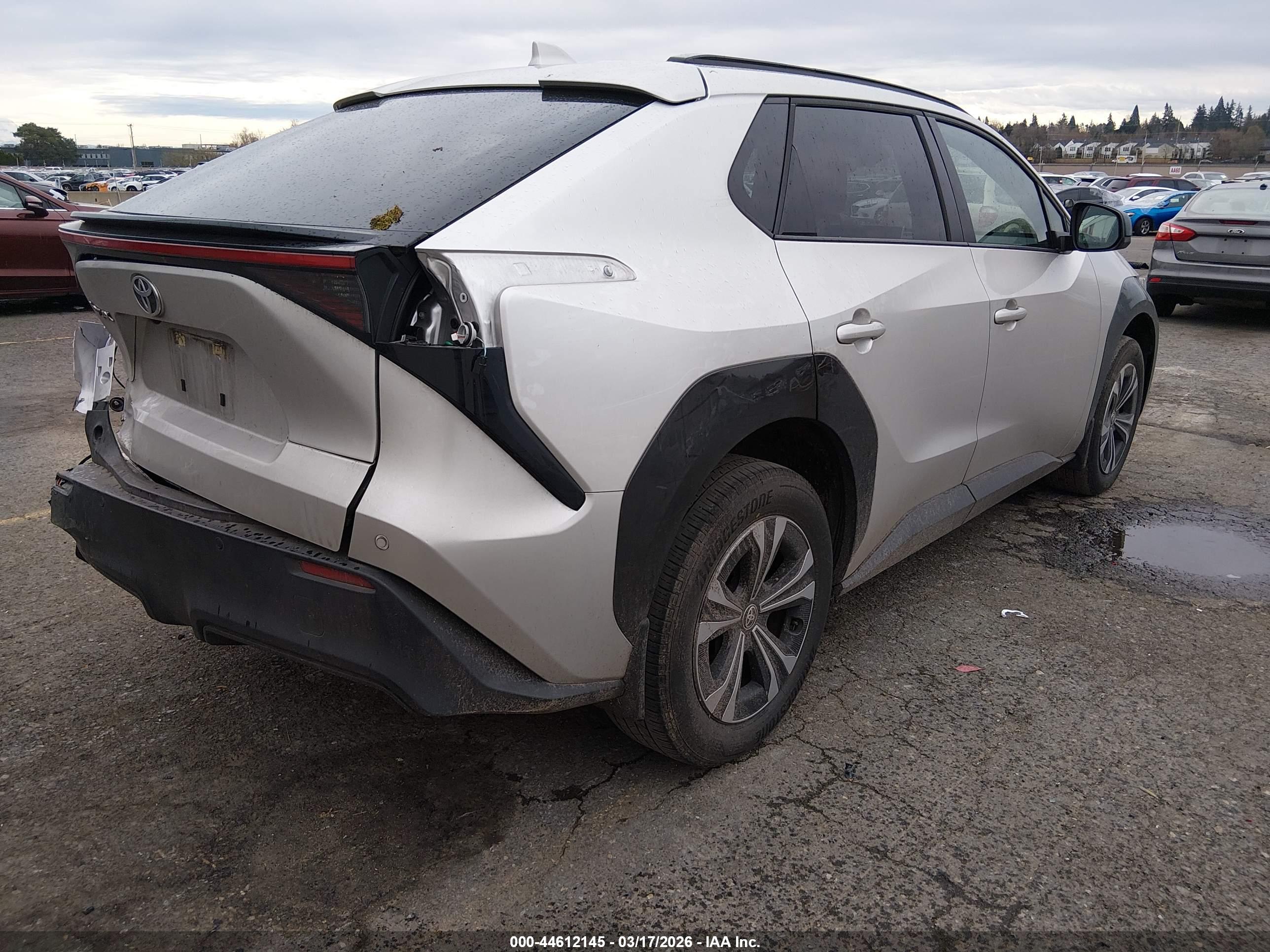 TOYOTA BZ4X image 4