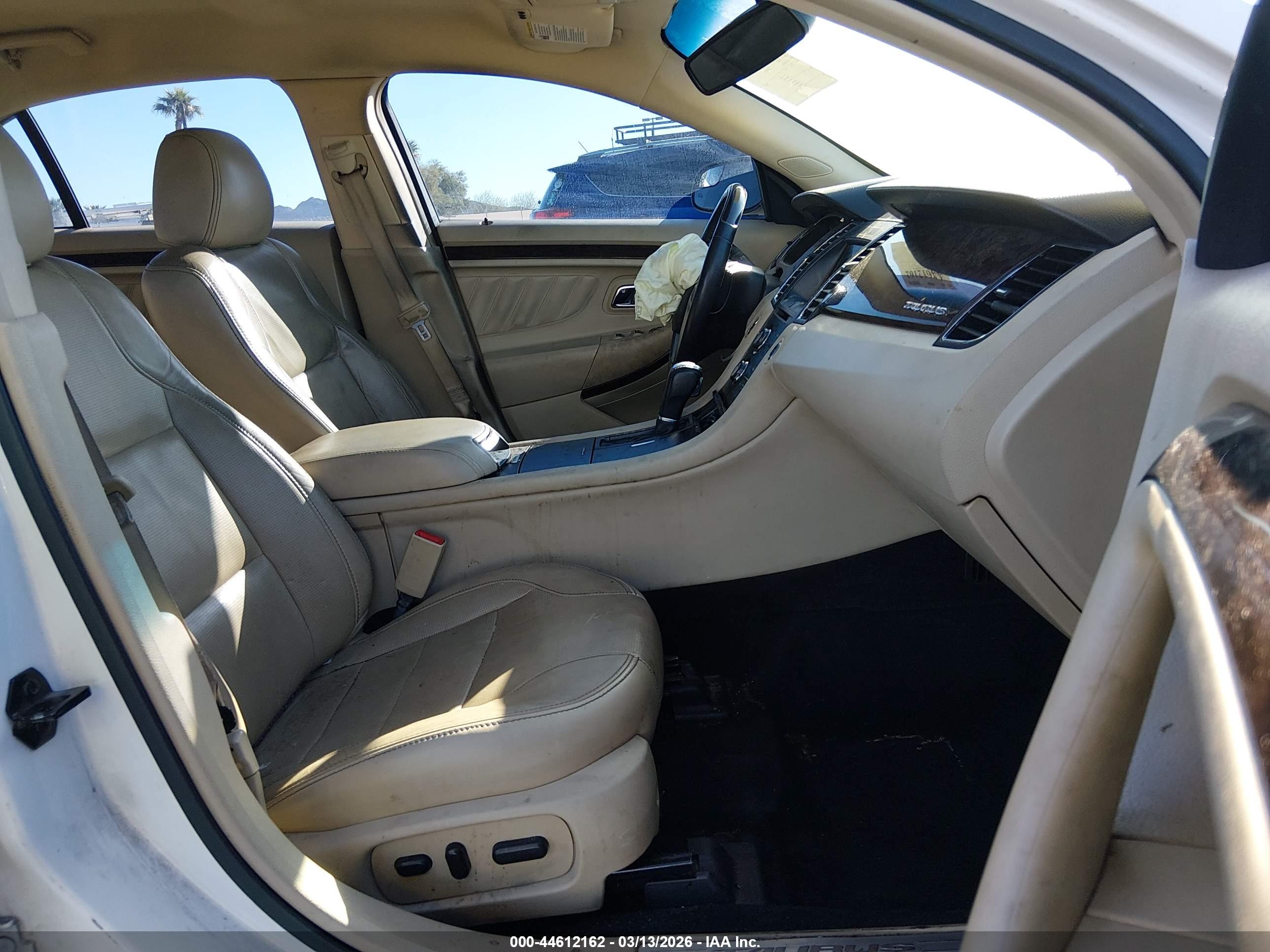 FORD TAURUS image 5