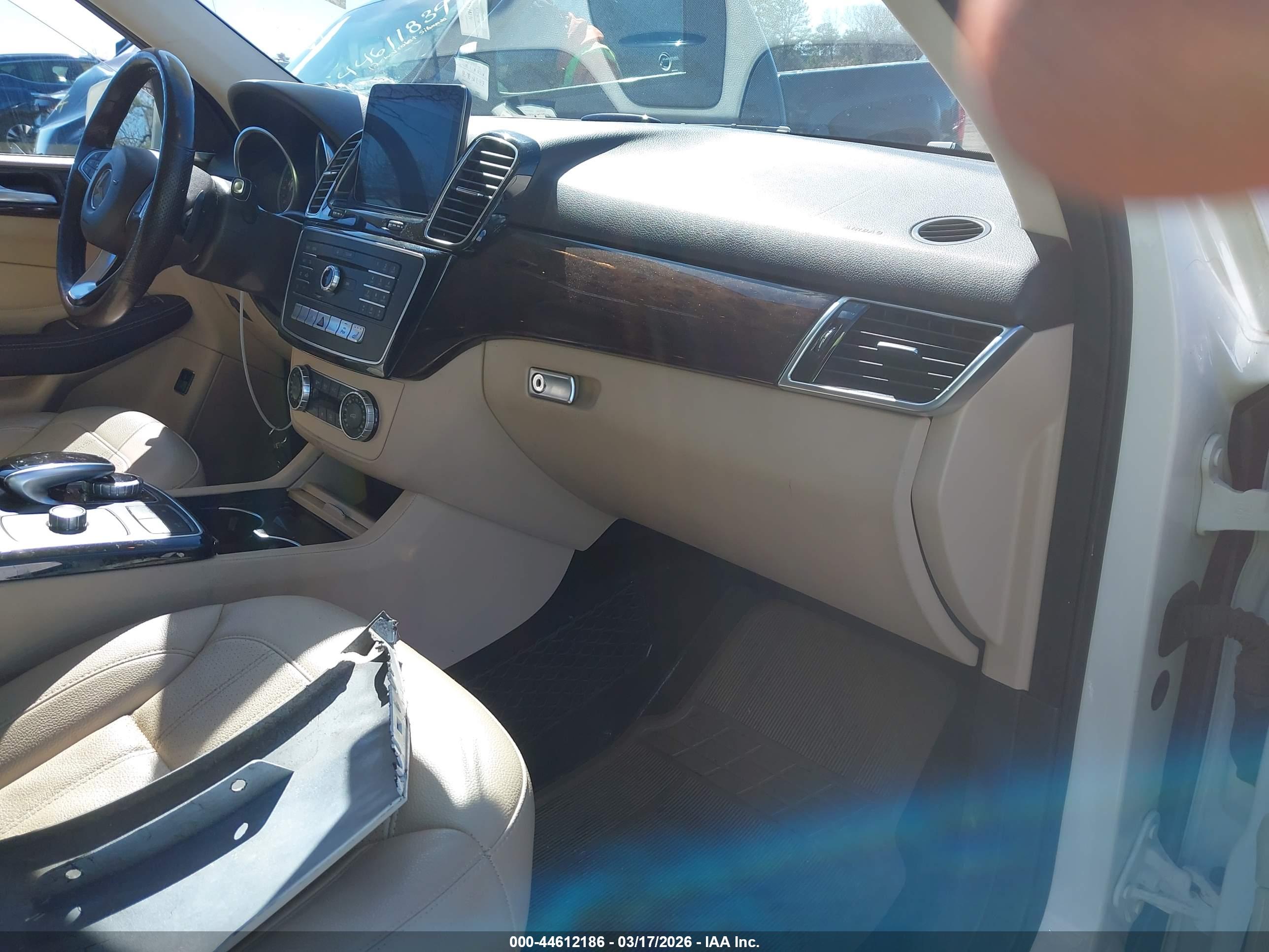 MERCEDES-BENZ GLE image 5