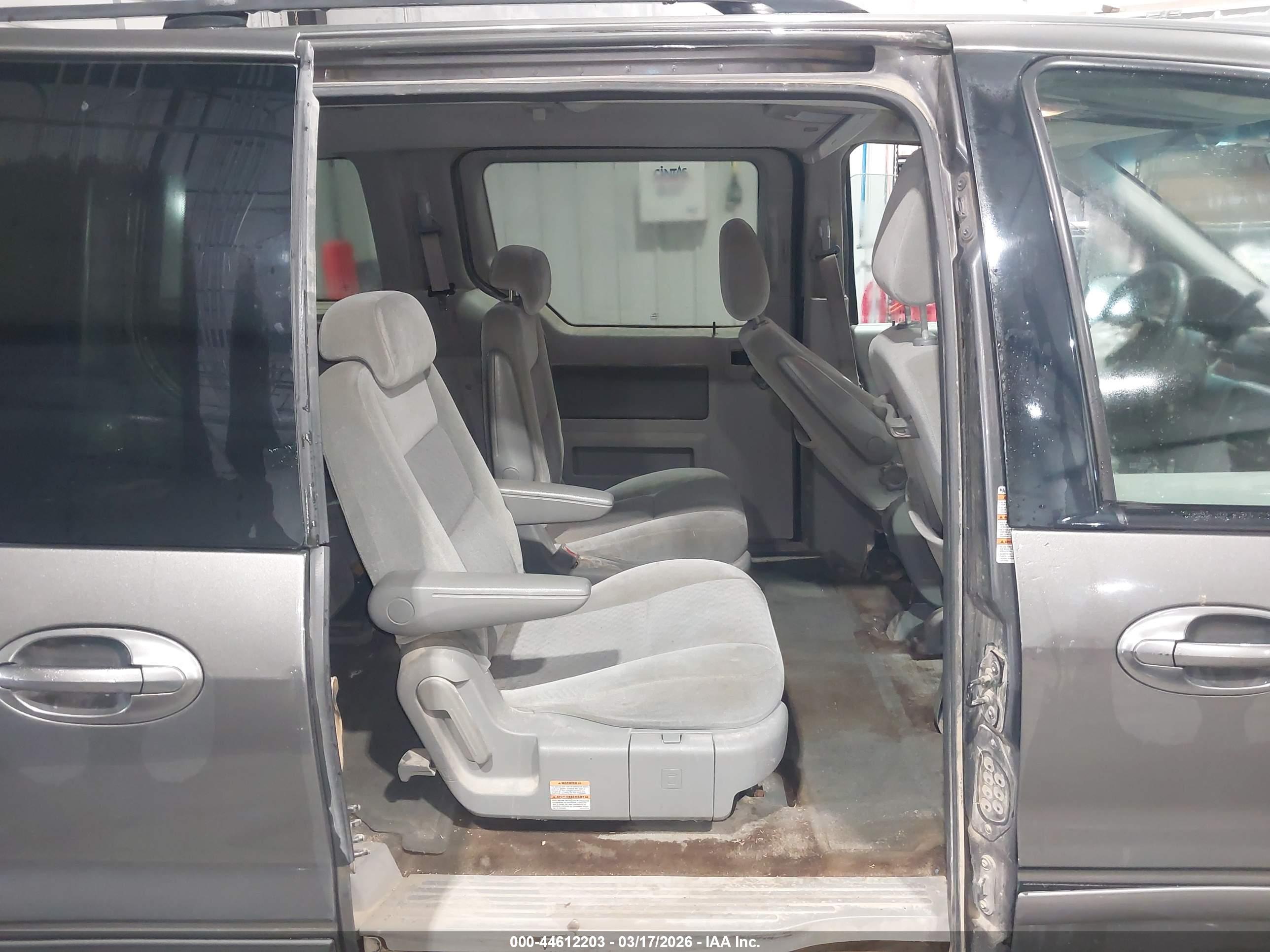 FORD FREESTAR image 8