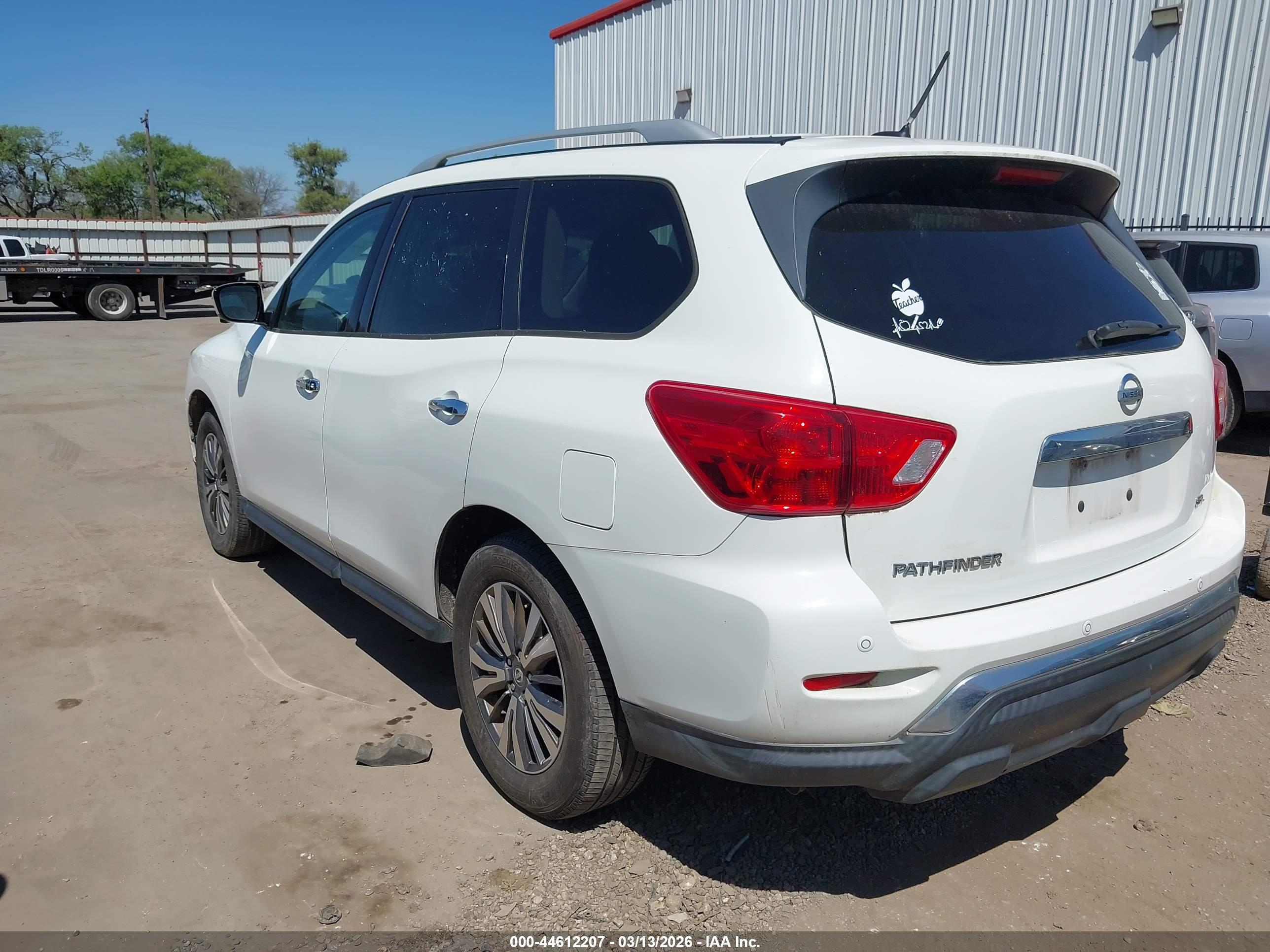 NISSAN PATHFINDER image 3