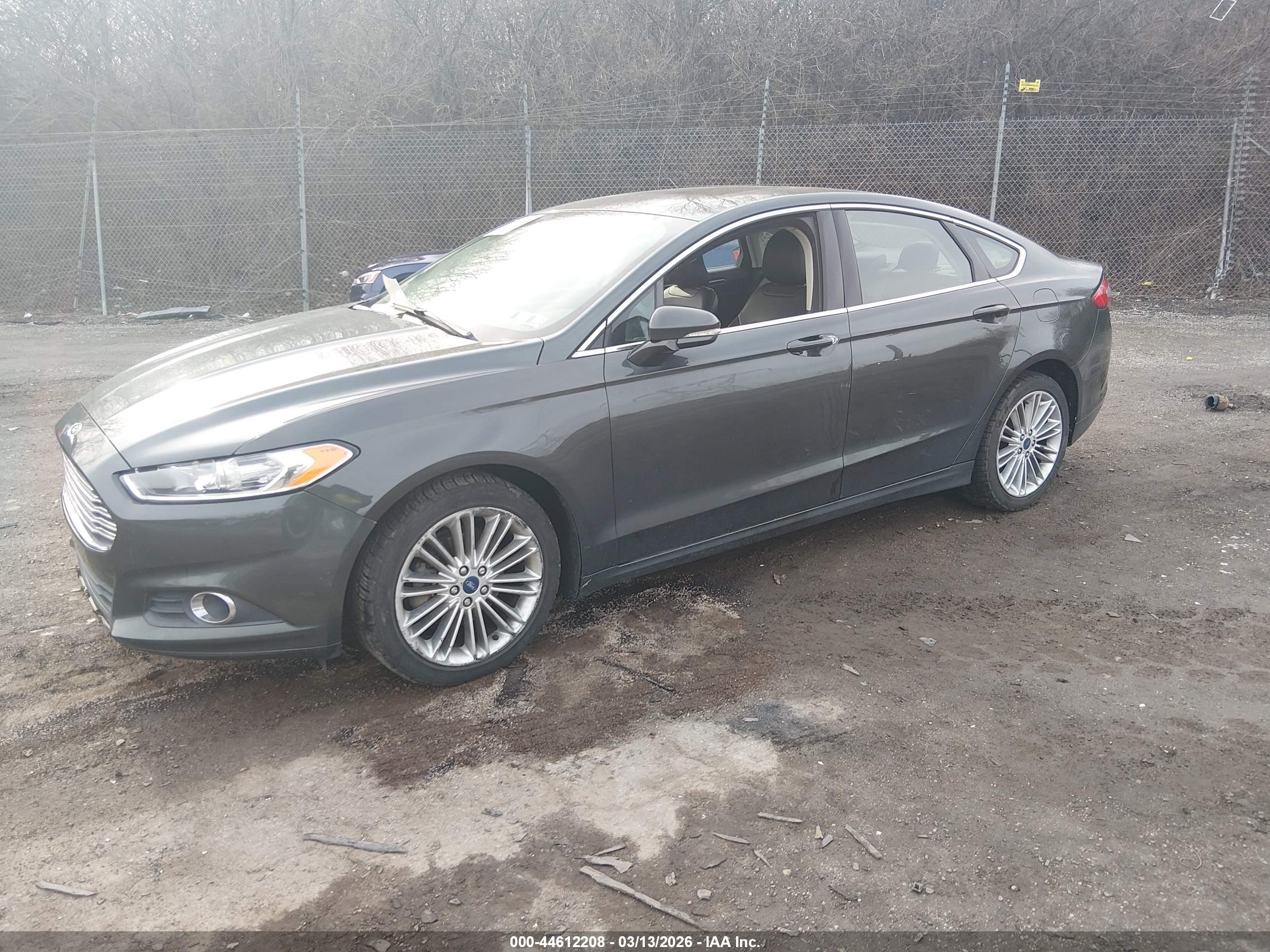 FORD FUSION image 2