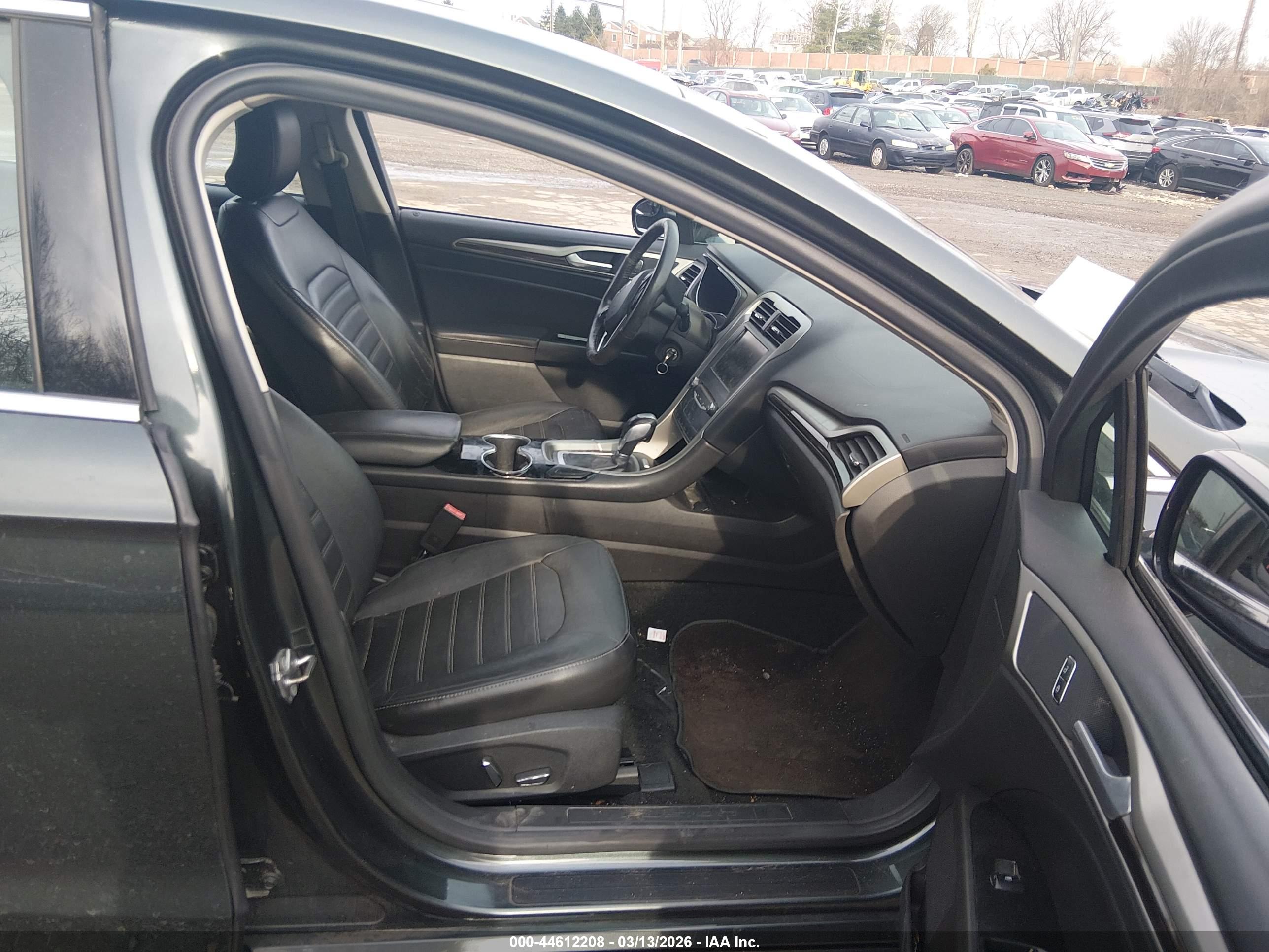 FORD FUSION image 5