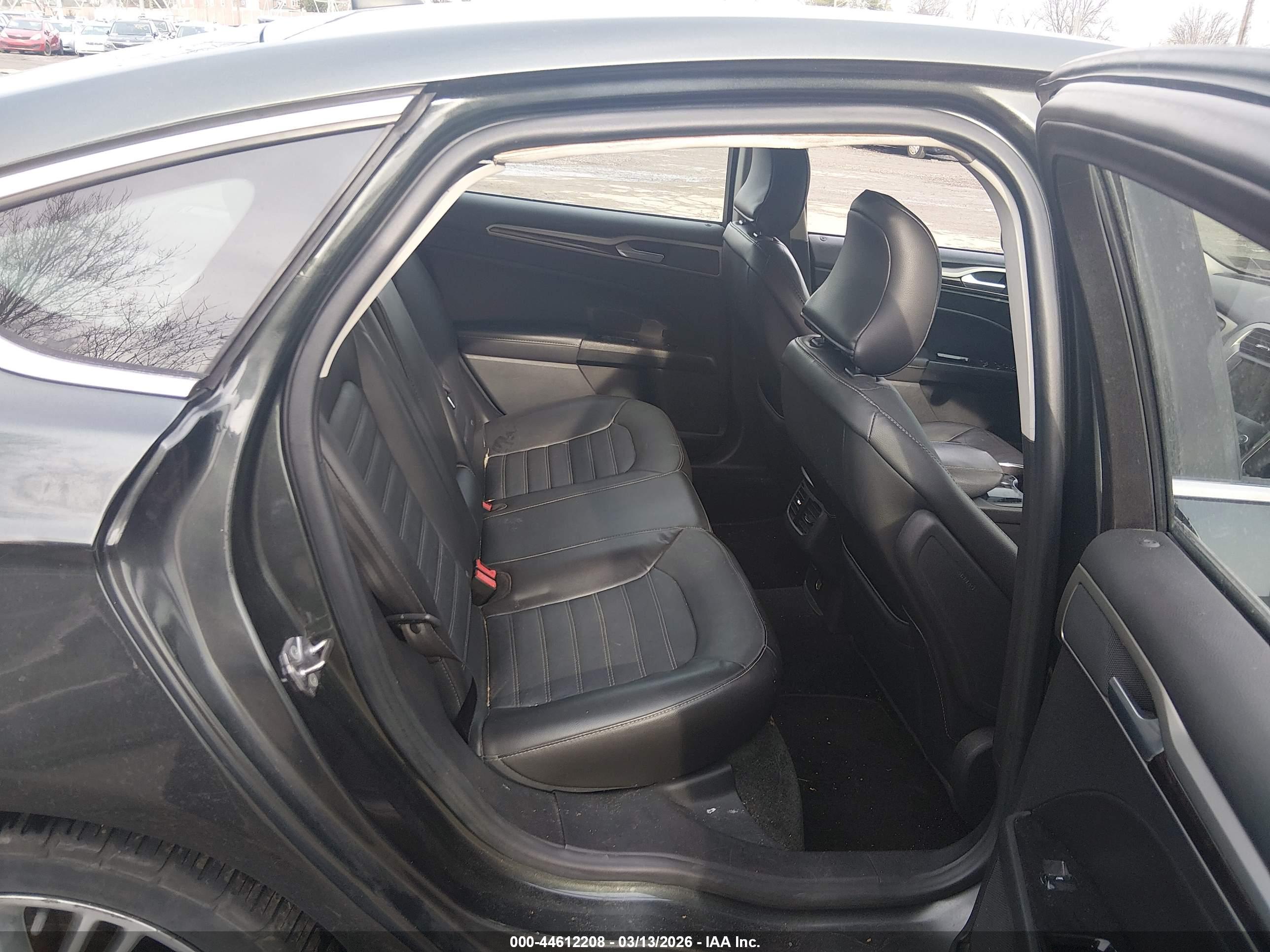 FORD FUSION image 8