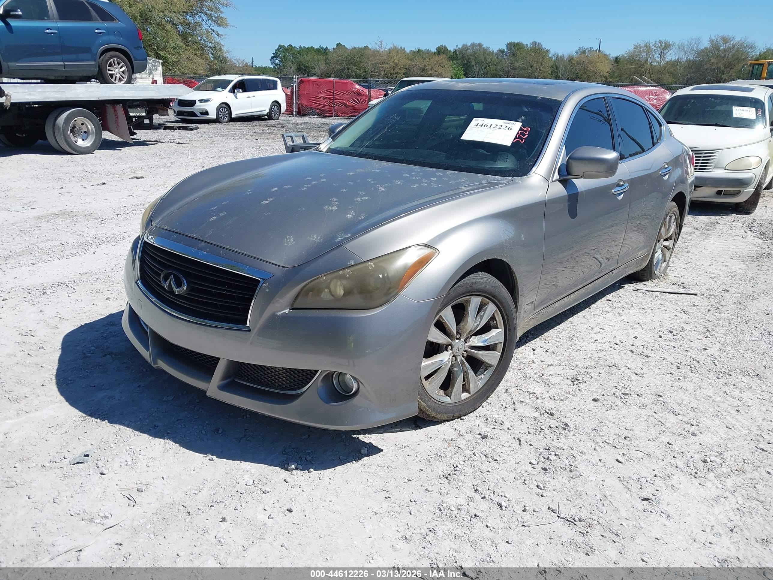 INFINITI M37 image 2
