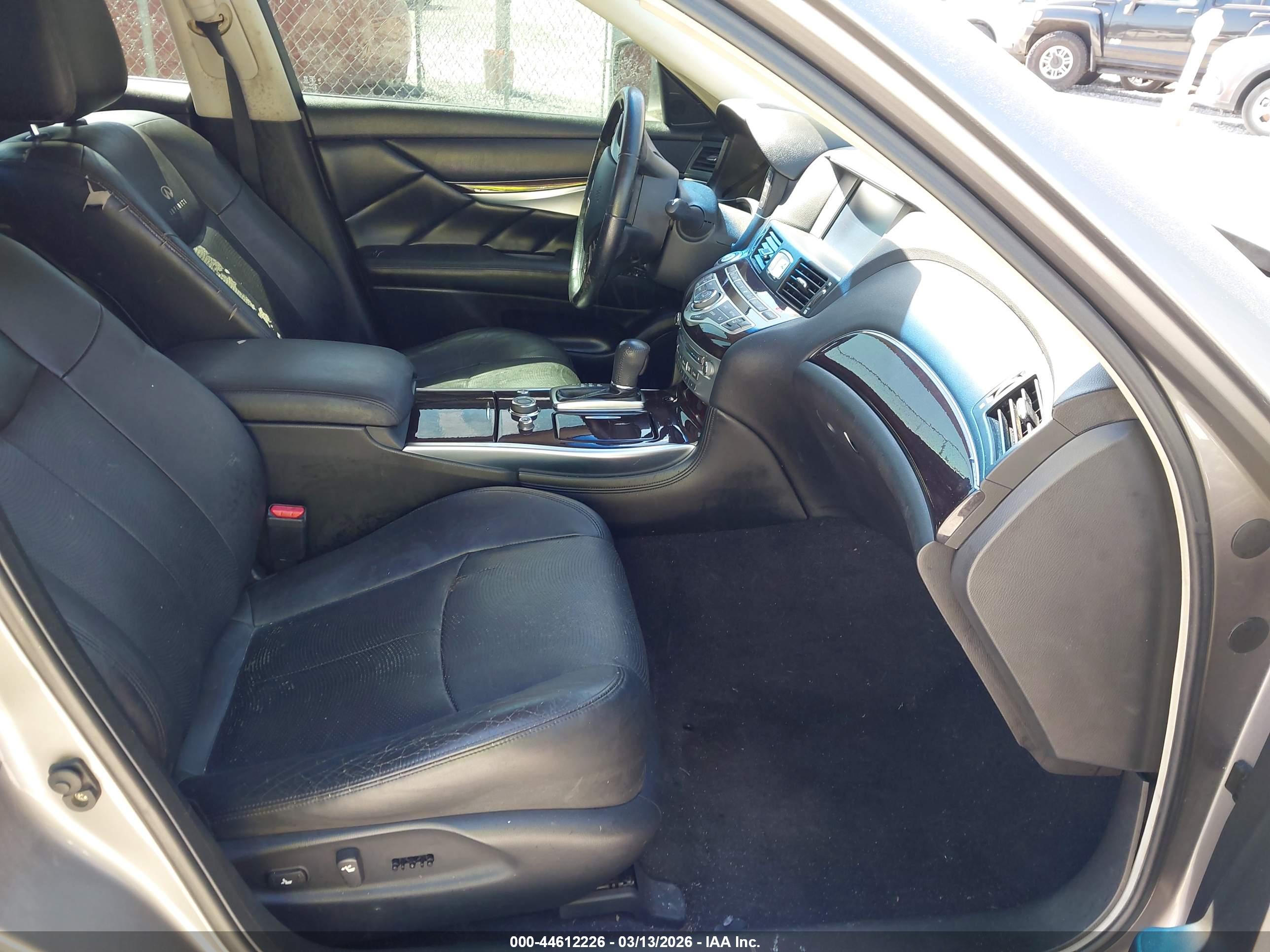 INFINITI M37 image 5