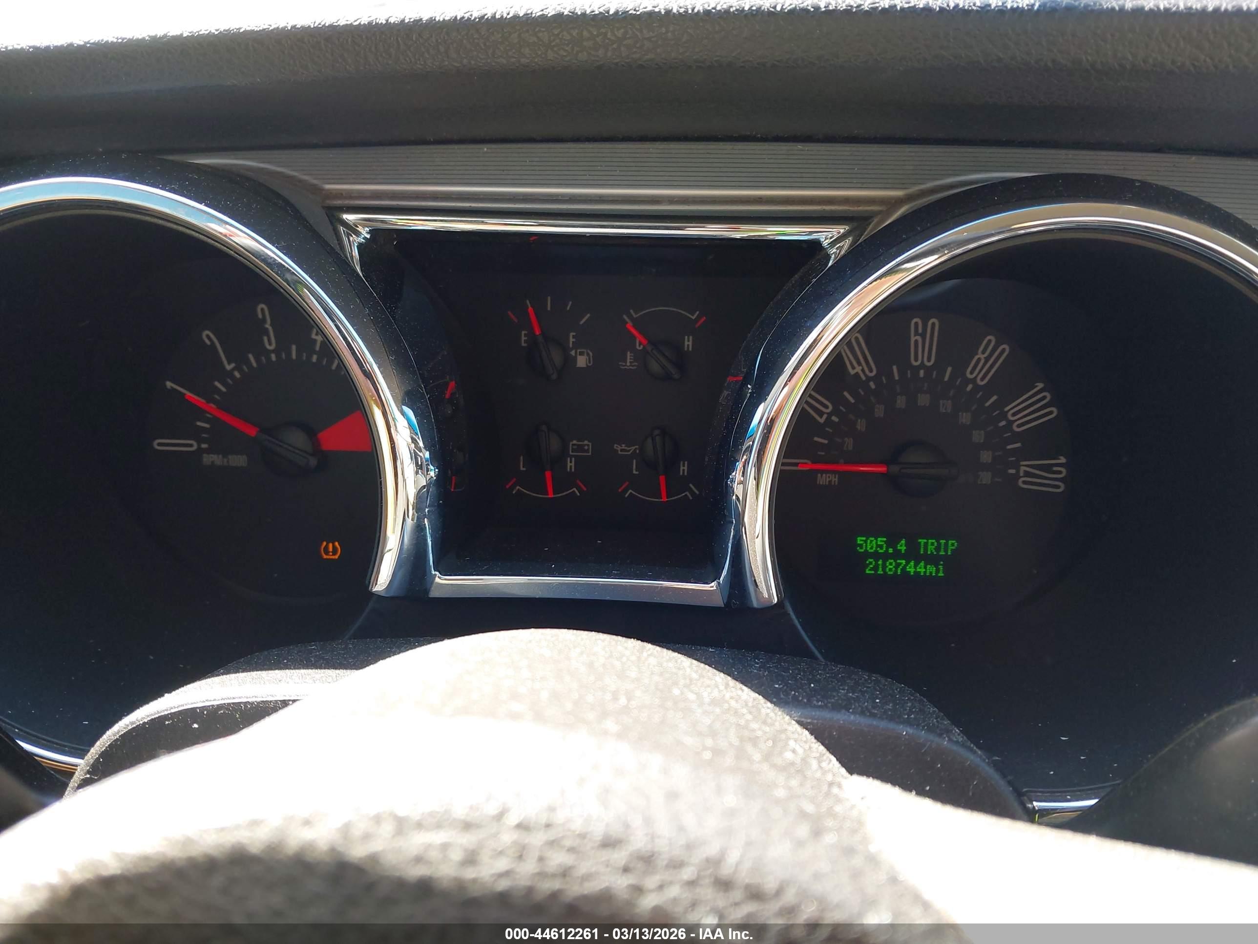 FORD MUSTANG image 7