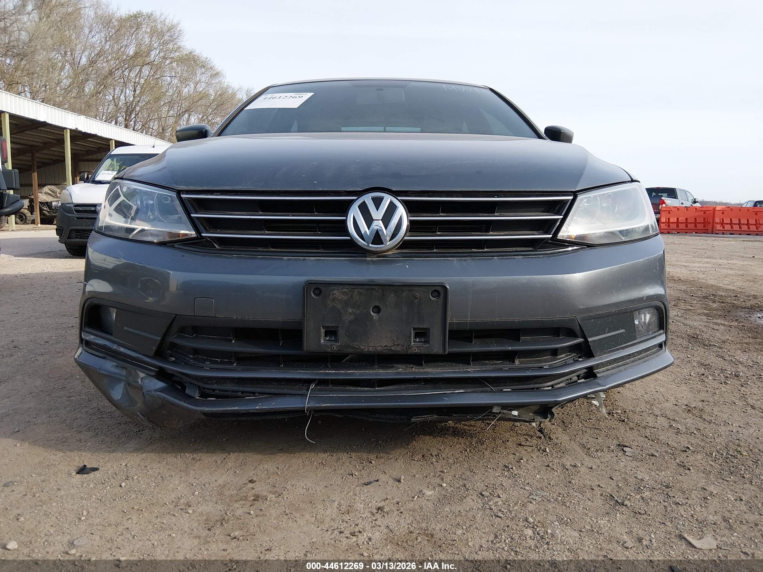VOLKSWAGEN JETTA image 6