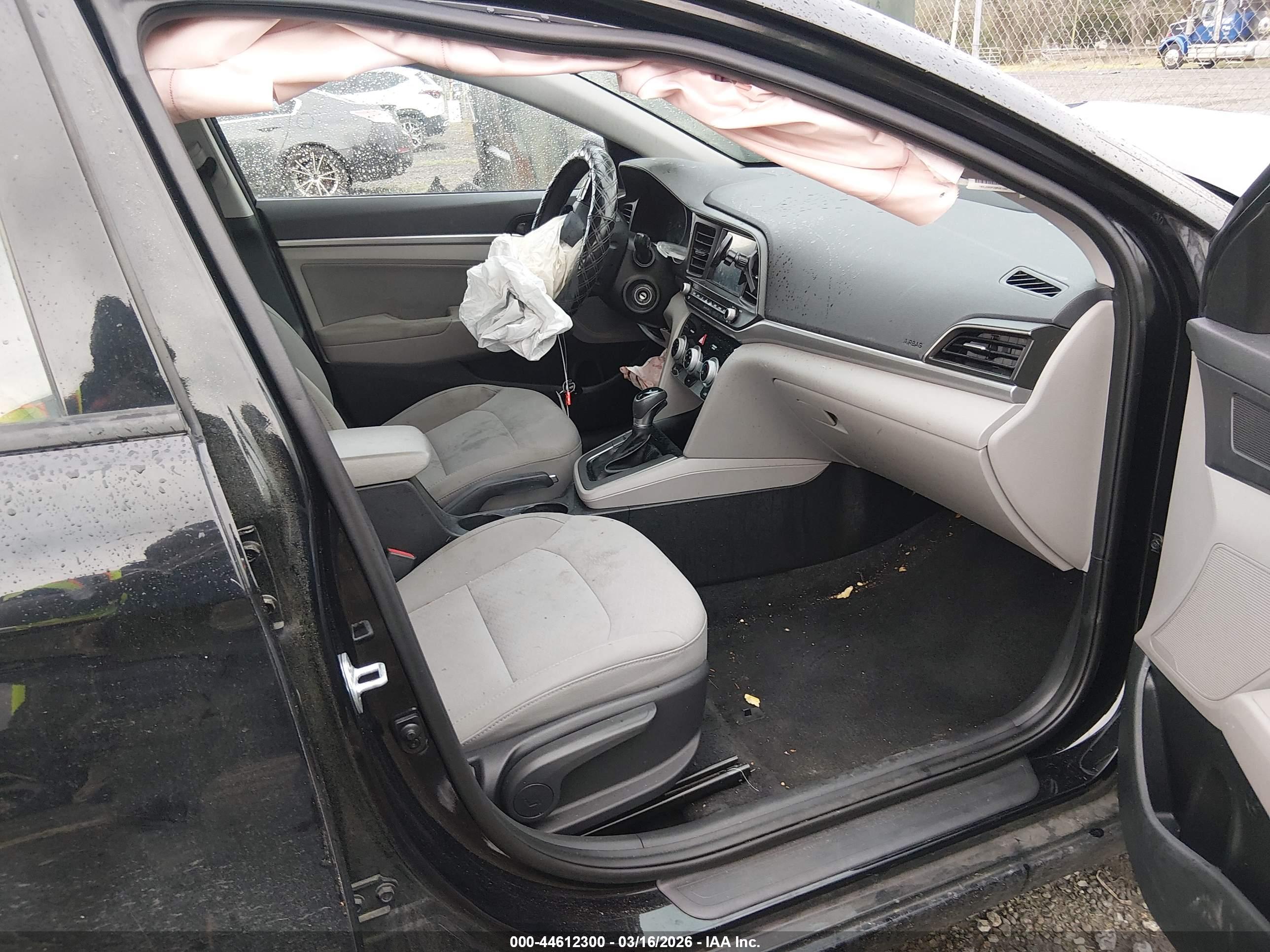 HYUNDAI ELANTRA image 5