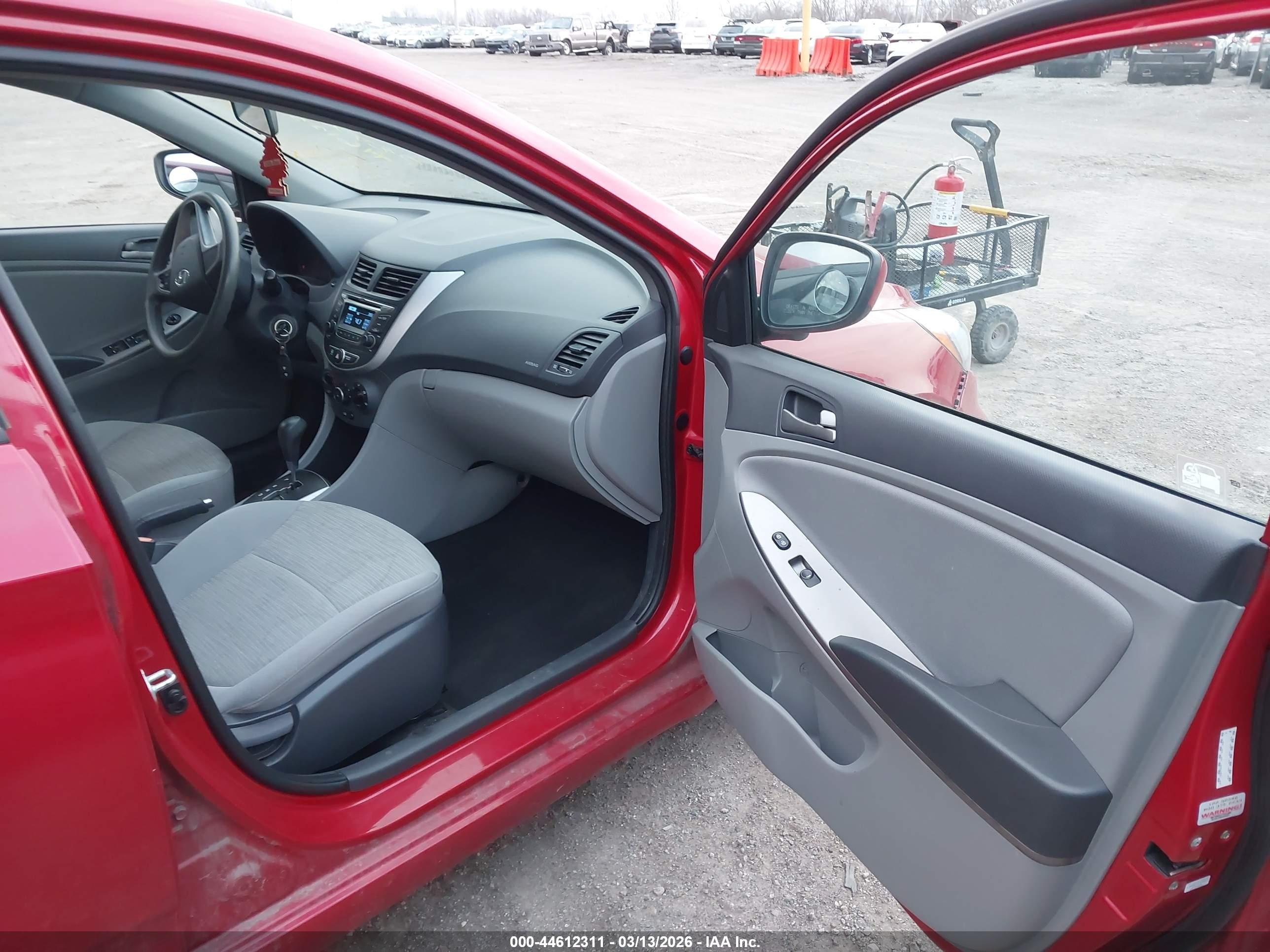 HYUNDAI ACCENT image 5