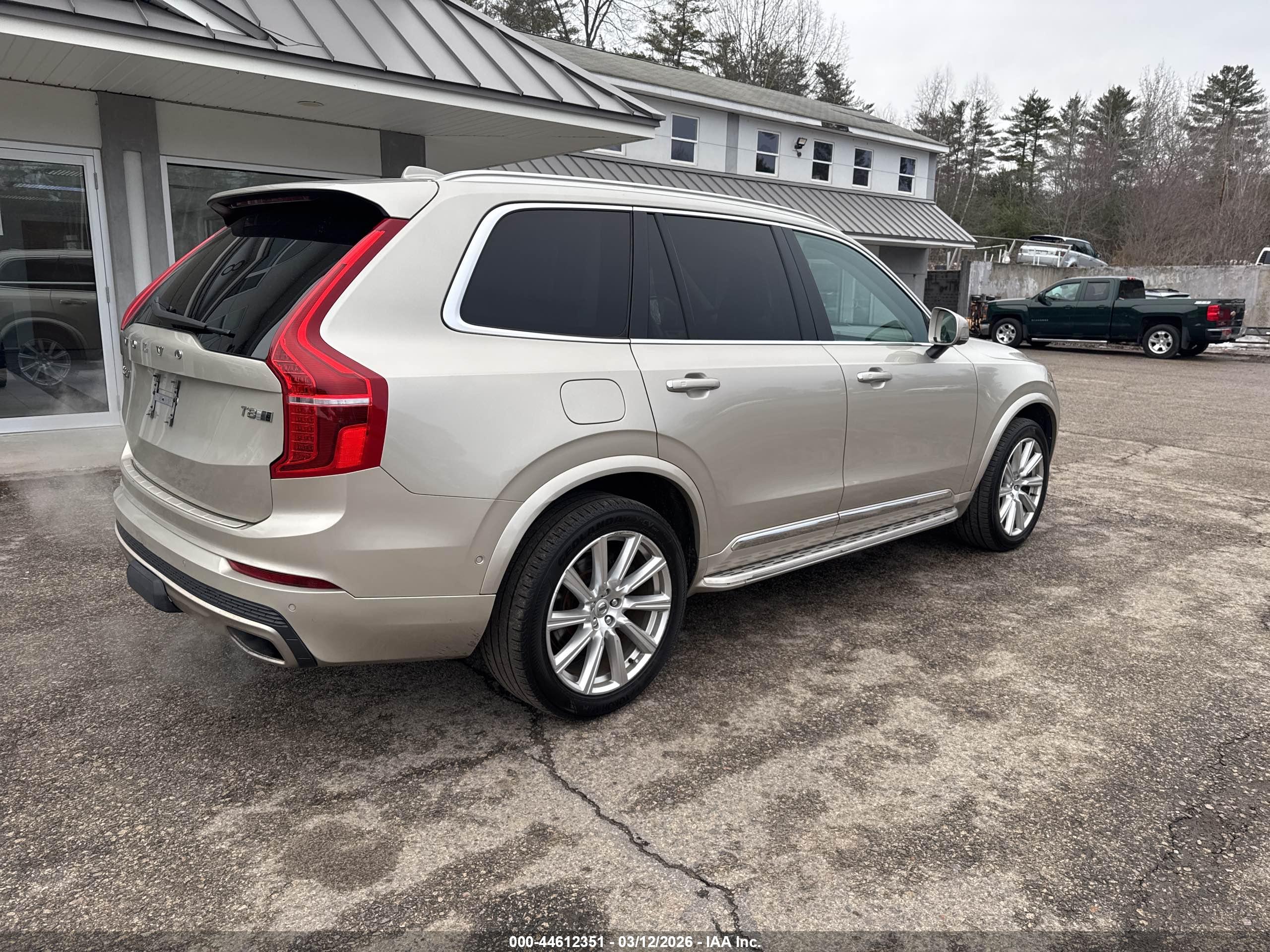 VOLVO XC90 image 4