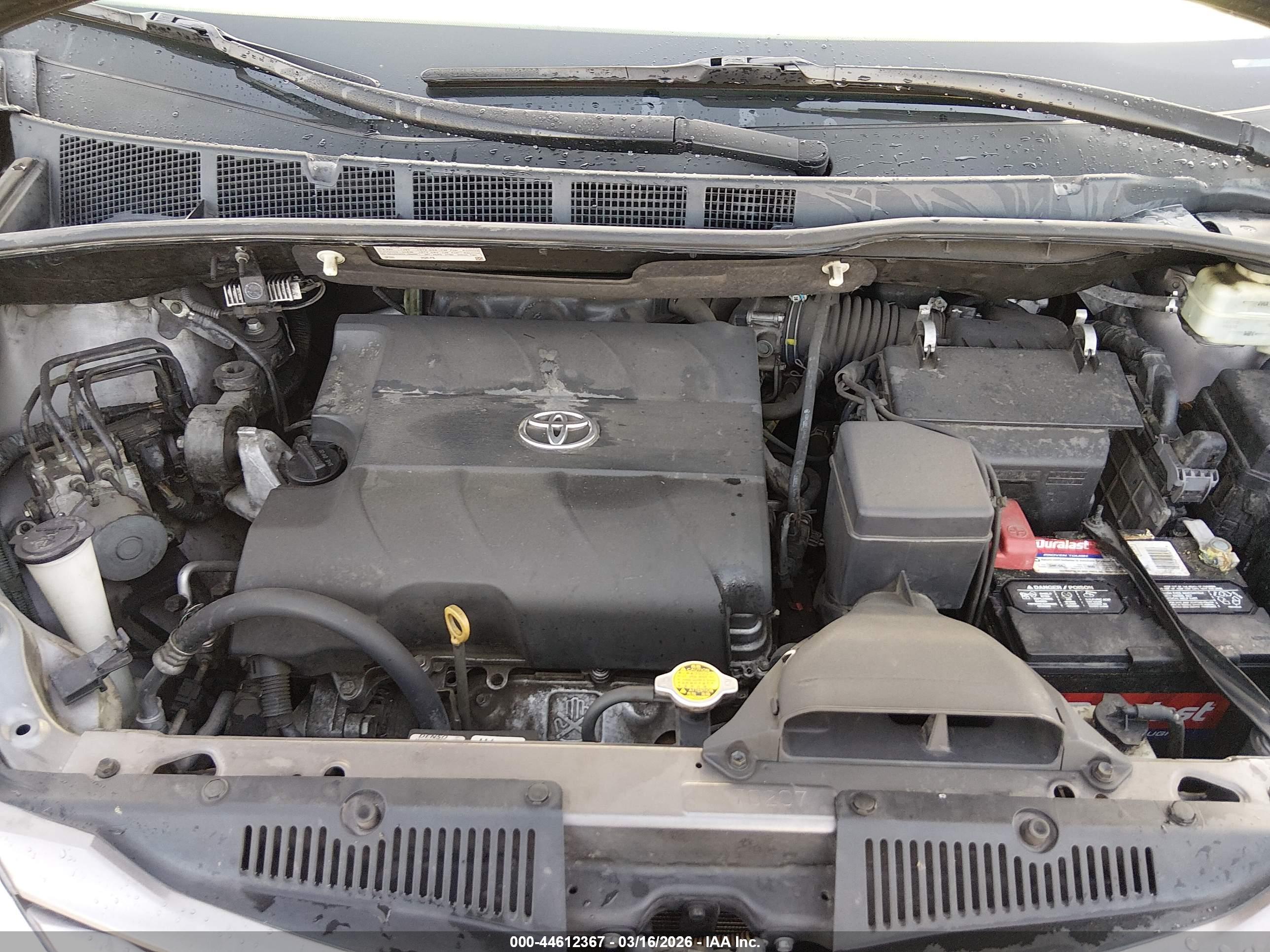 TOYOTA SIENNA image 10