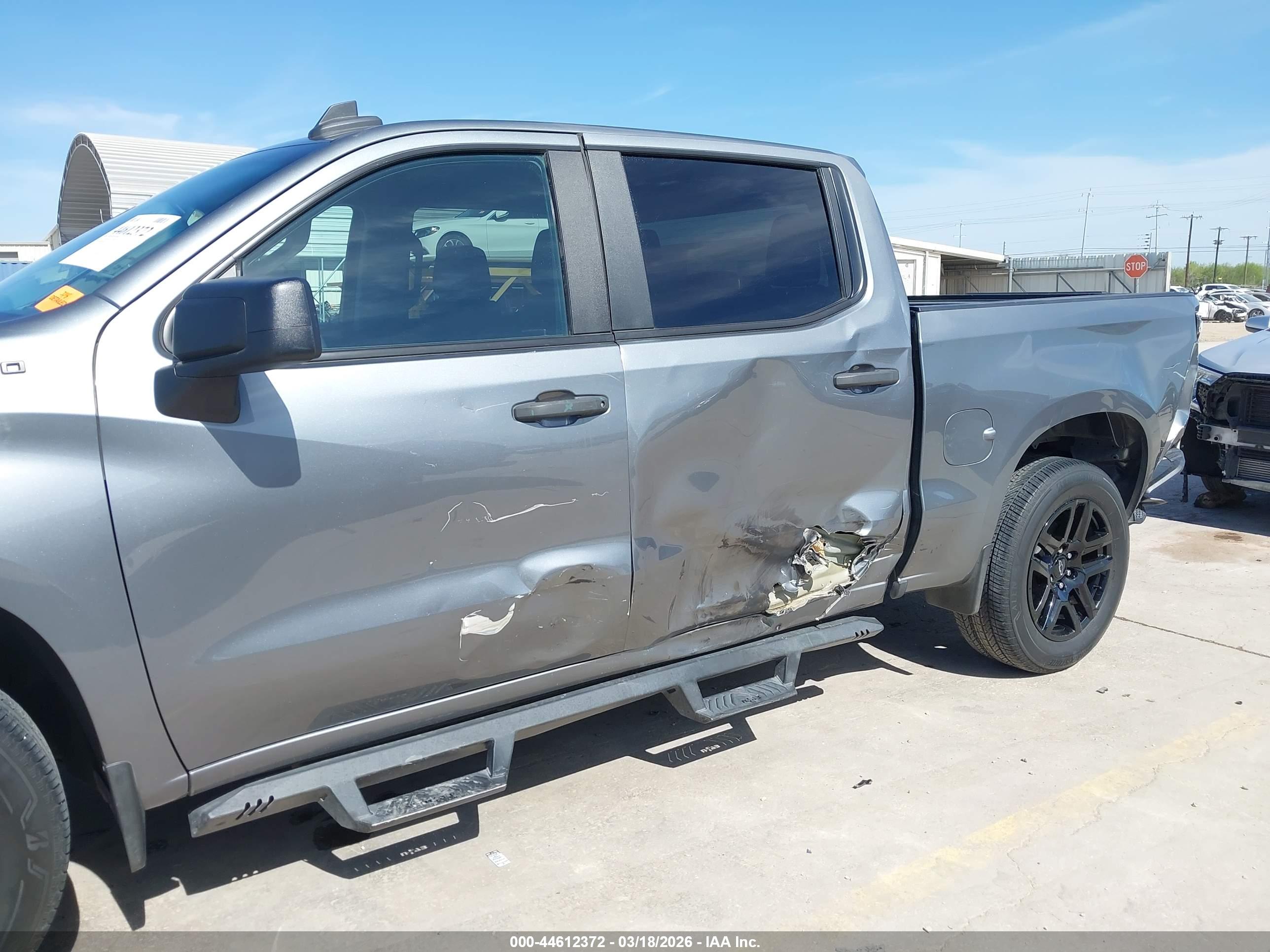 CHEVROLET SILVERADO image 6