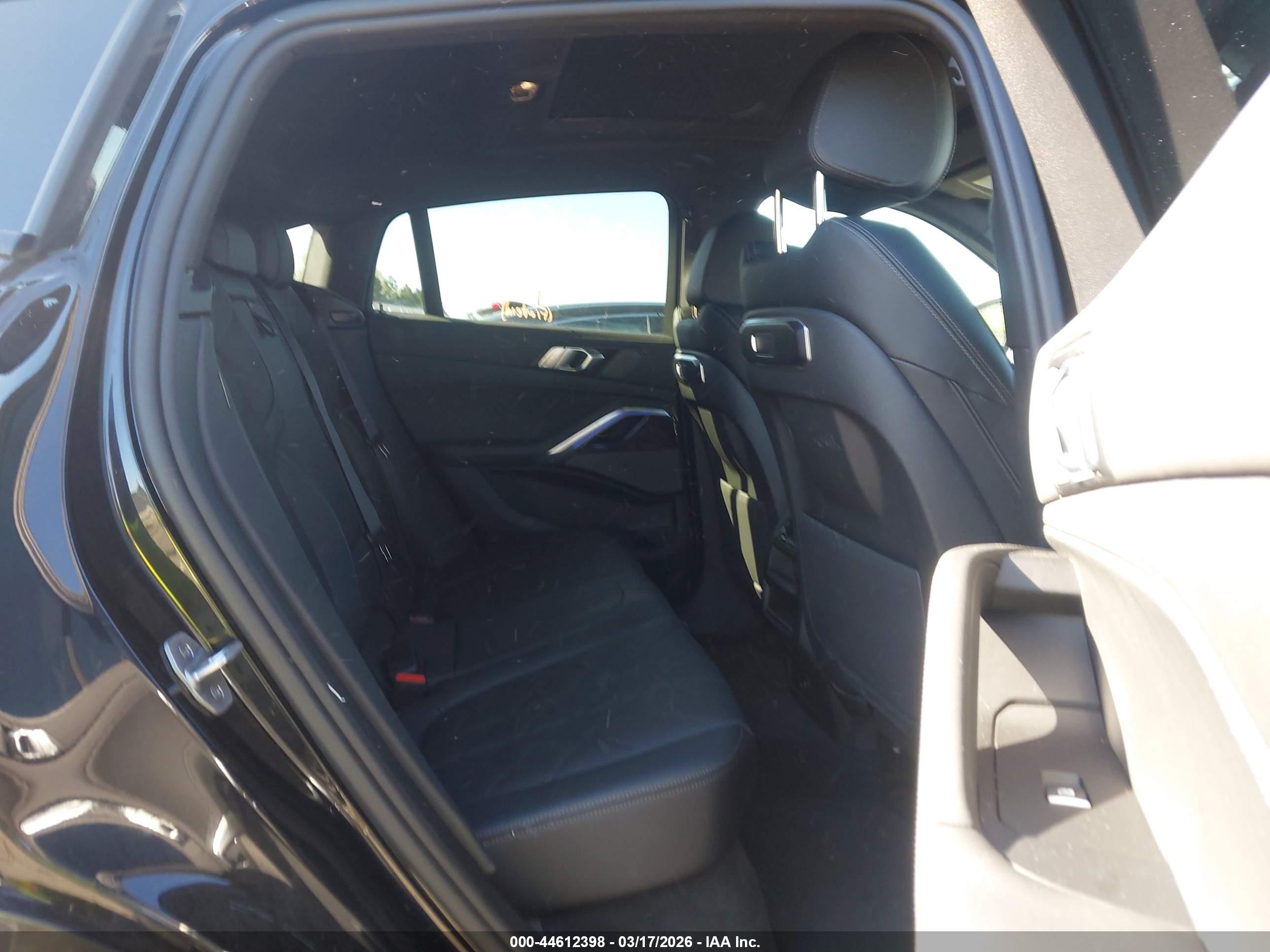 BMW X6 image 8