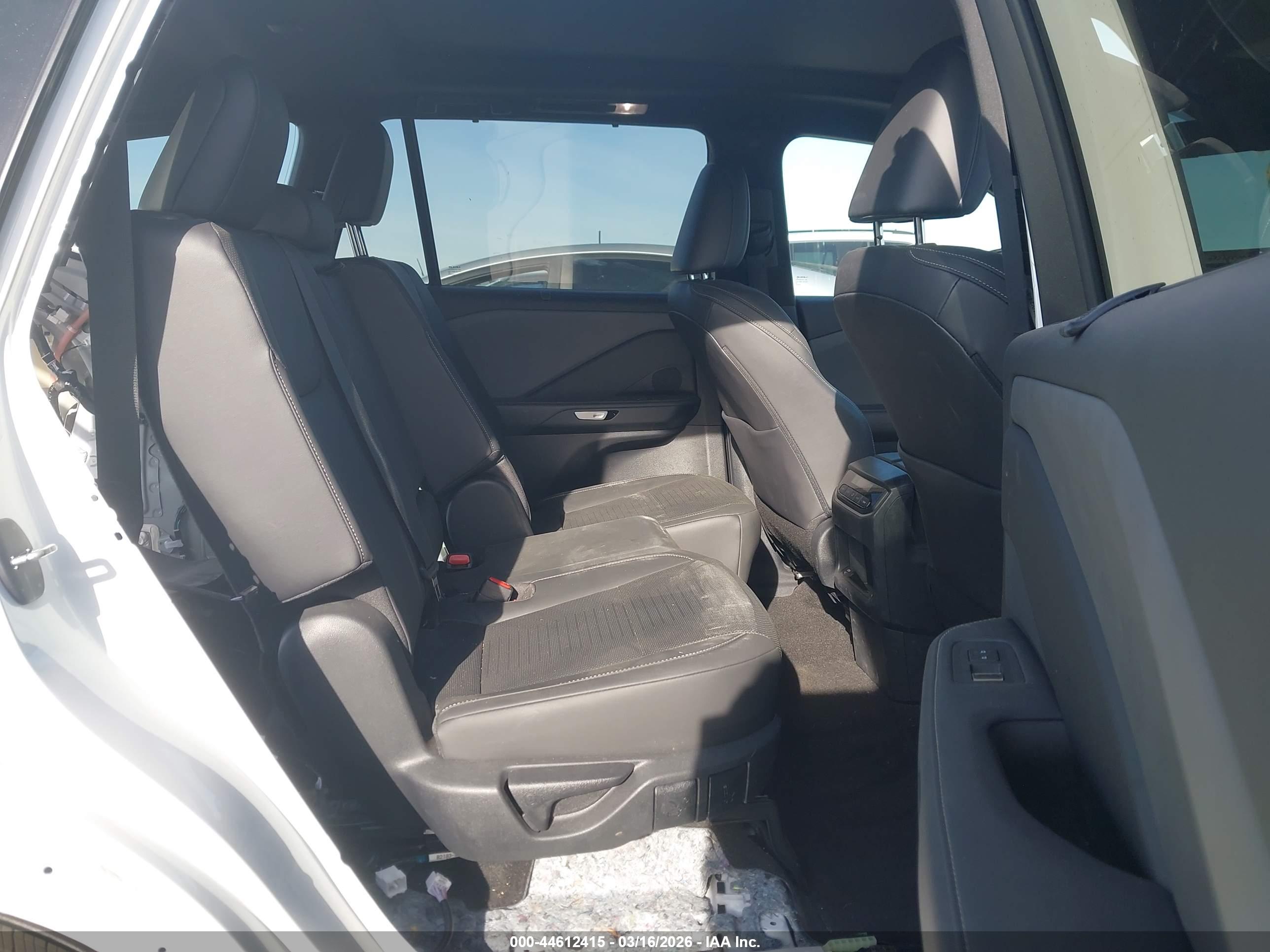 LEXUS TX image 8