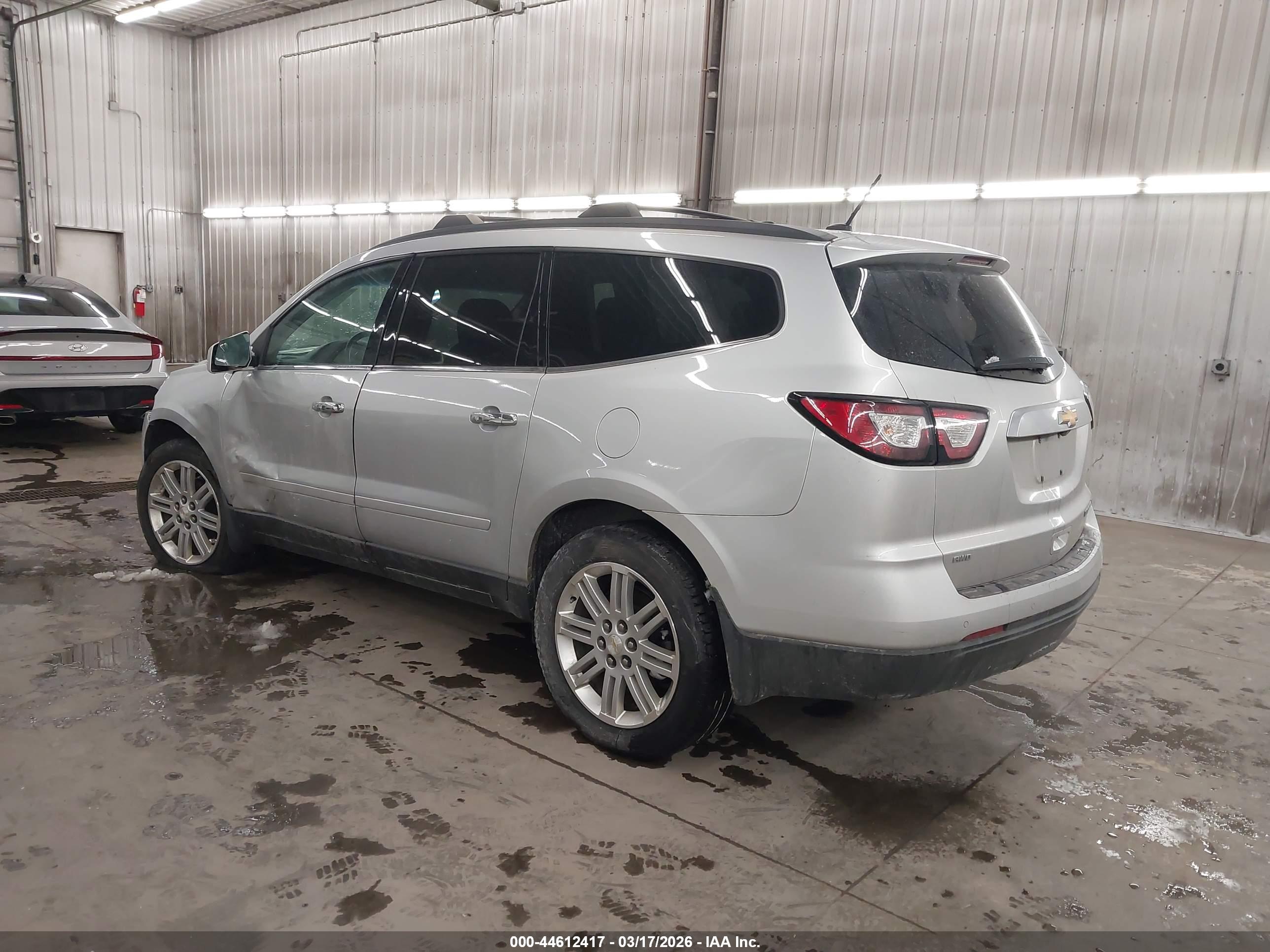 CHEVROLET TRAVERSE image 3