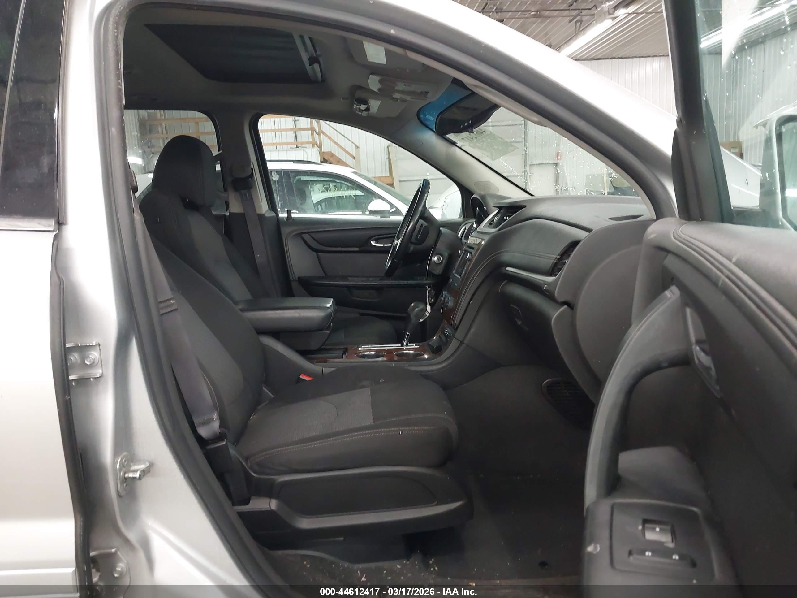 CHEVROLET TRAVERSE image 5