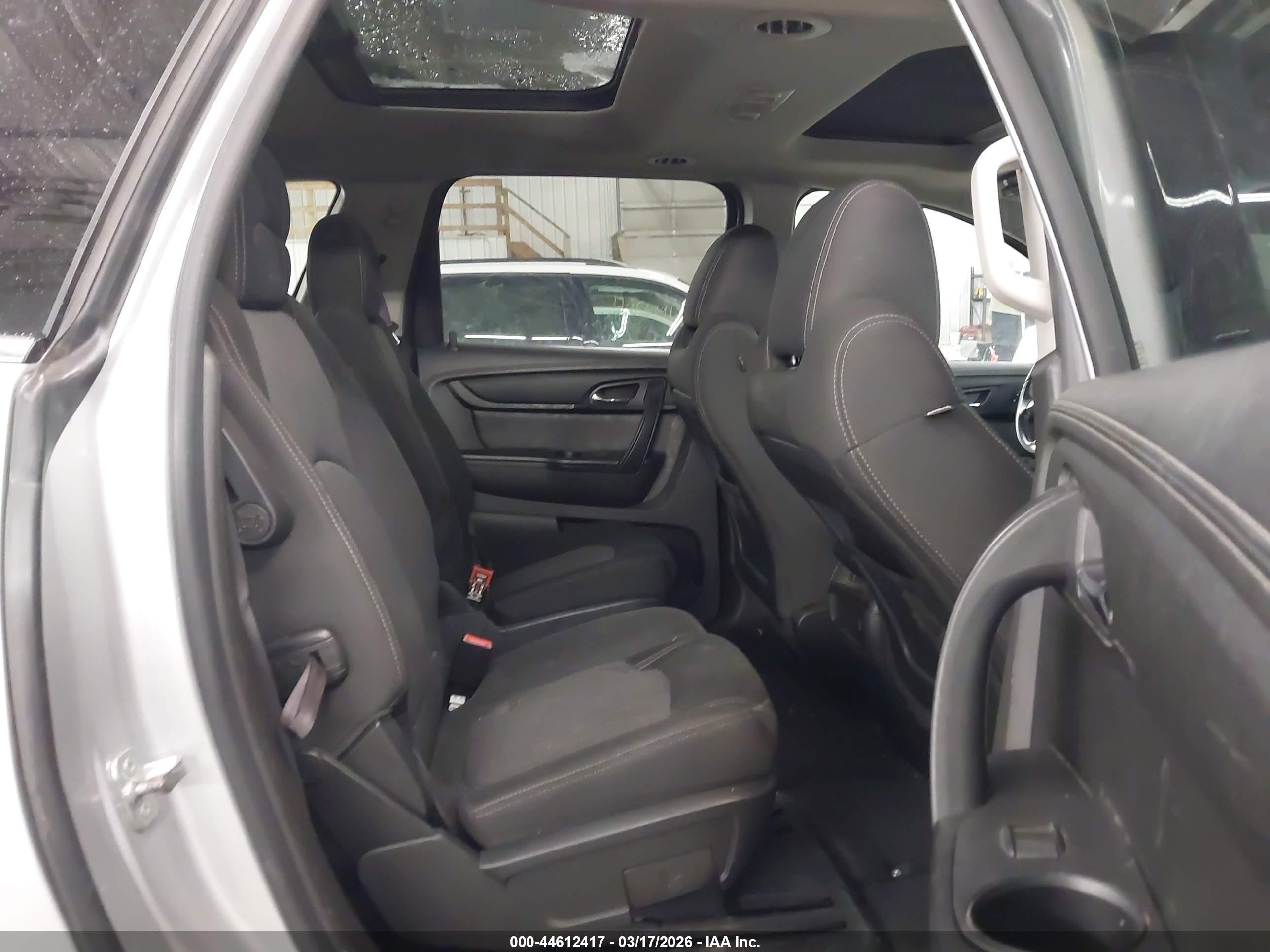 CHEVROLET TRAVERSE image 8