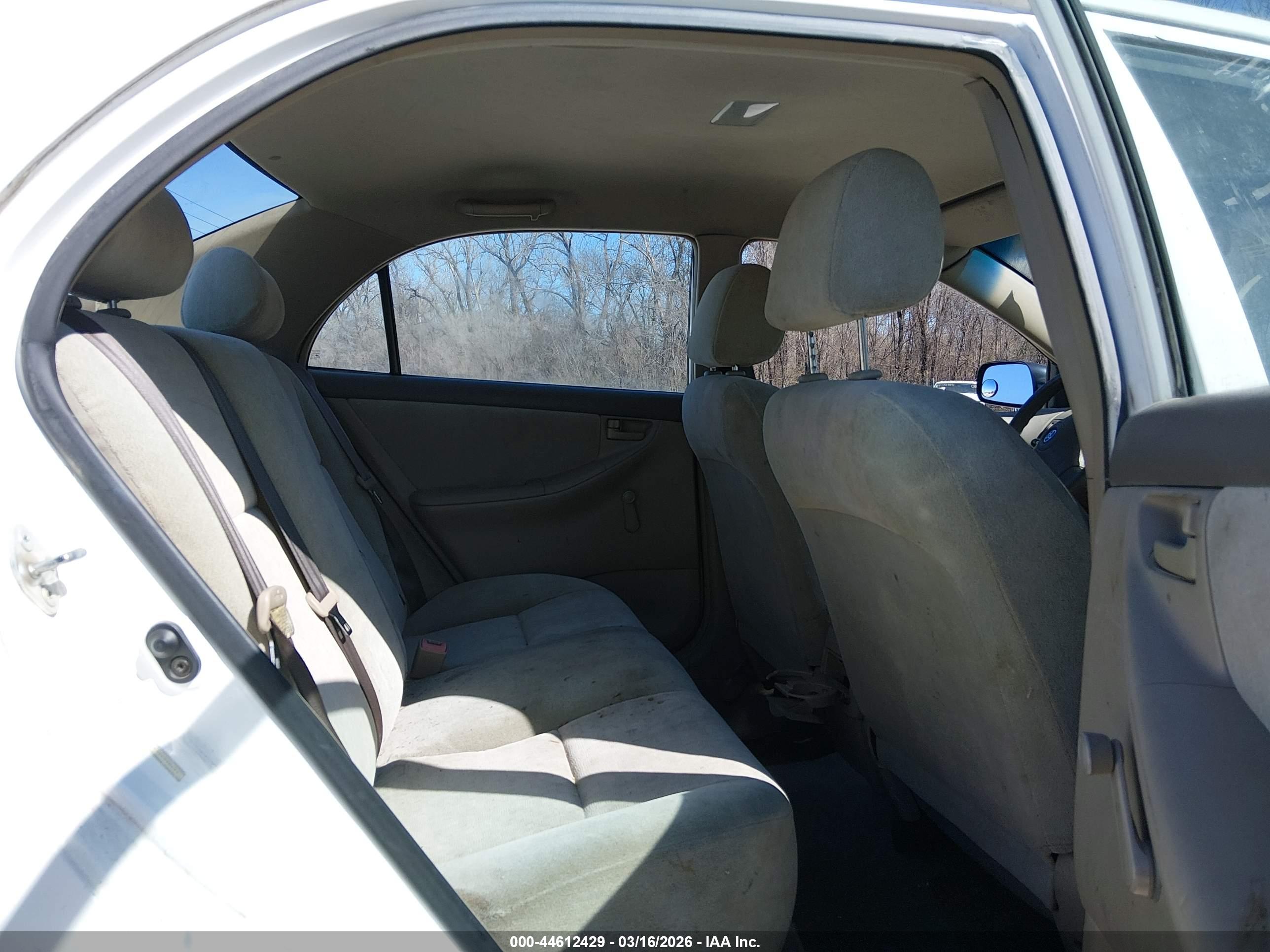 TOYOTA COROLLA image 8