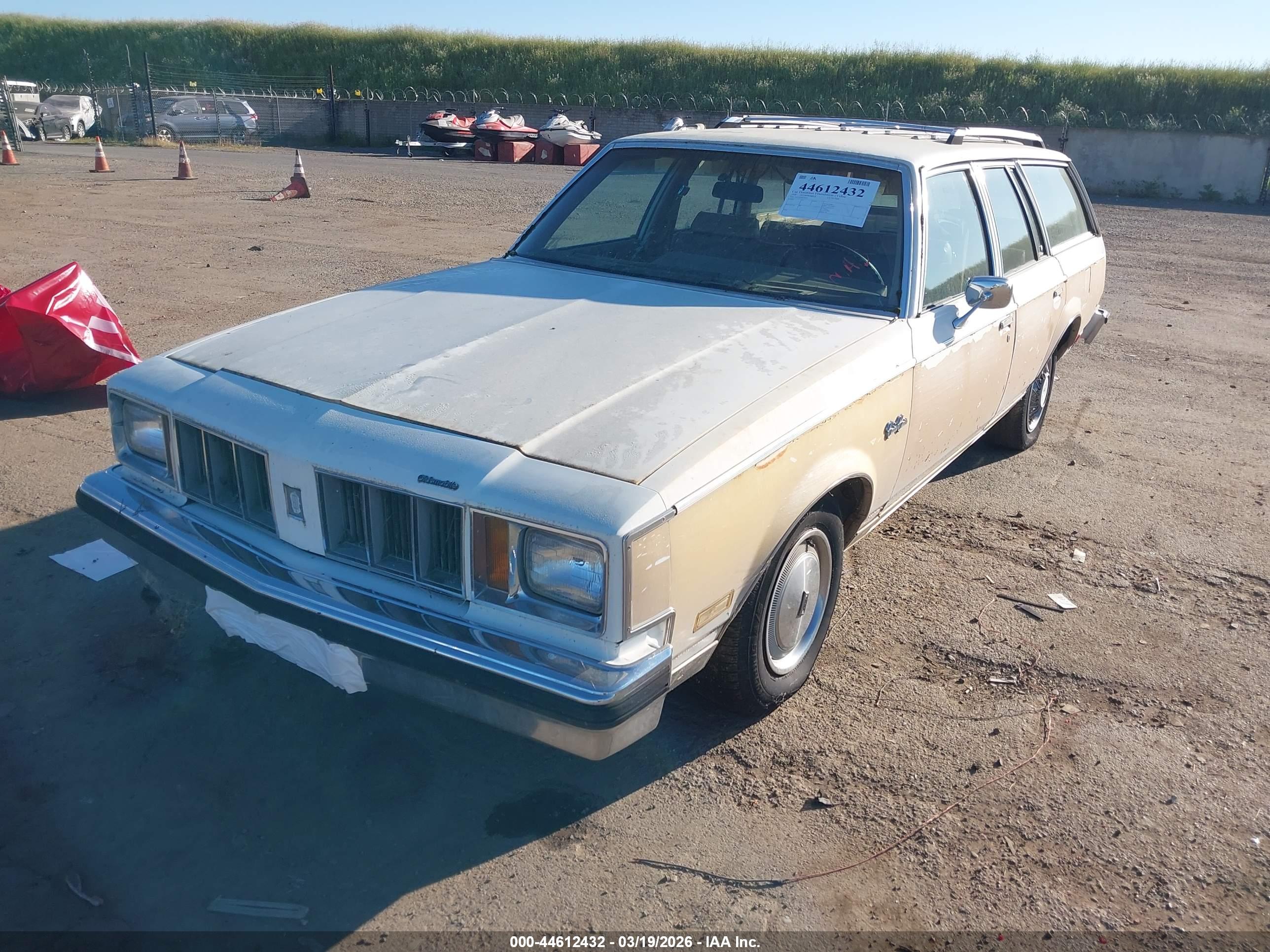 OLDSMOBILE CUTLASS image 2