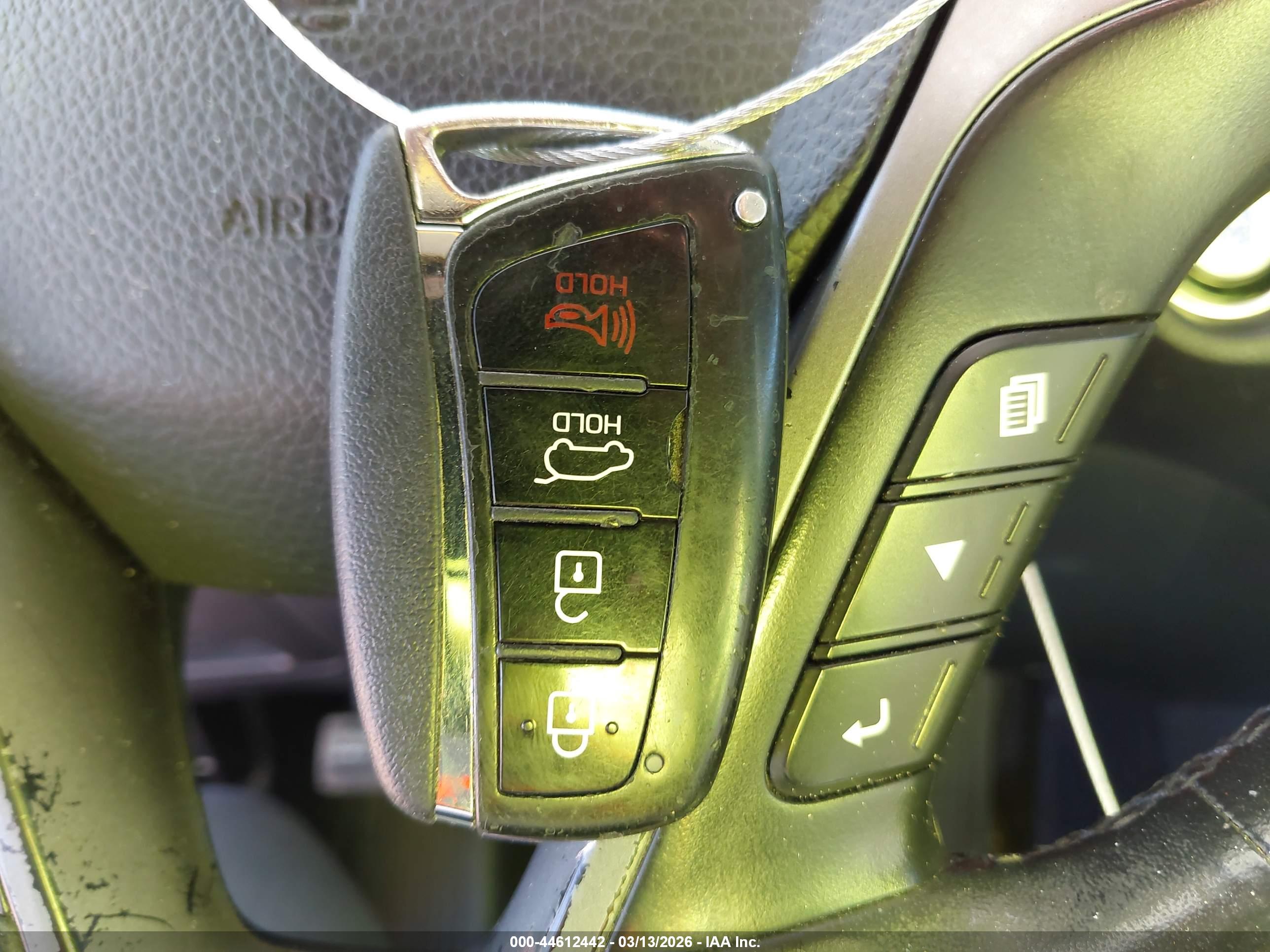 HYUNDAI SANTA image 11