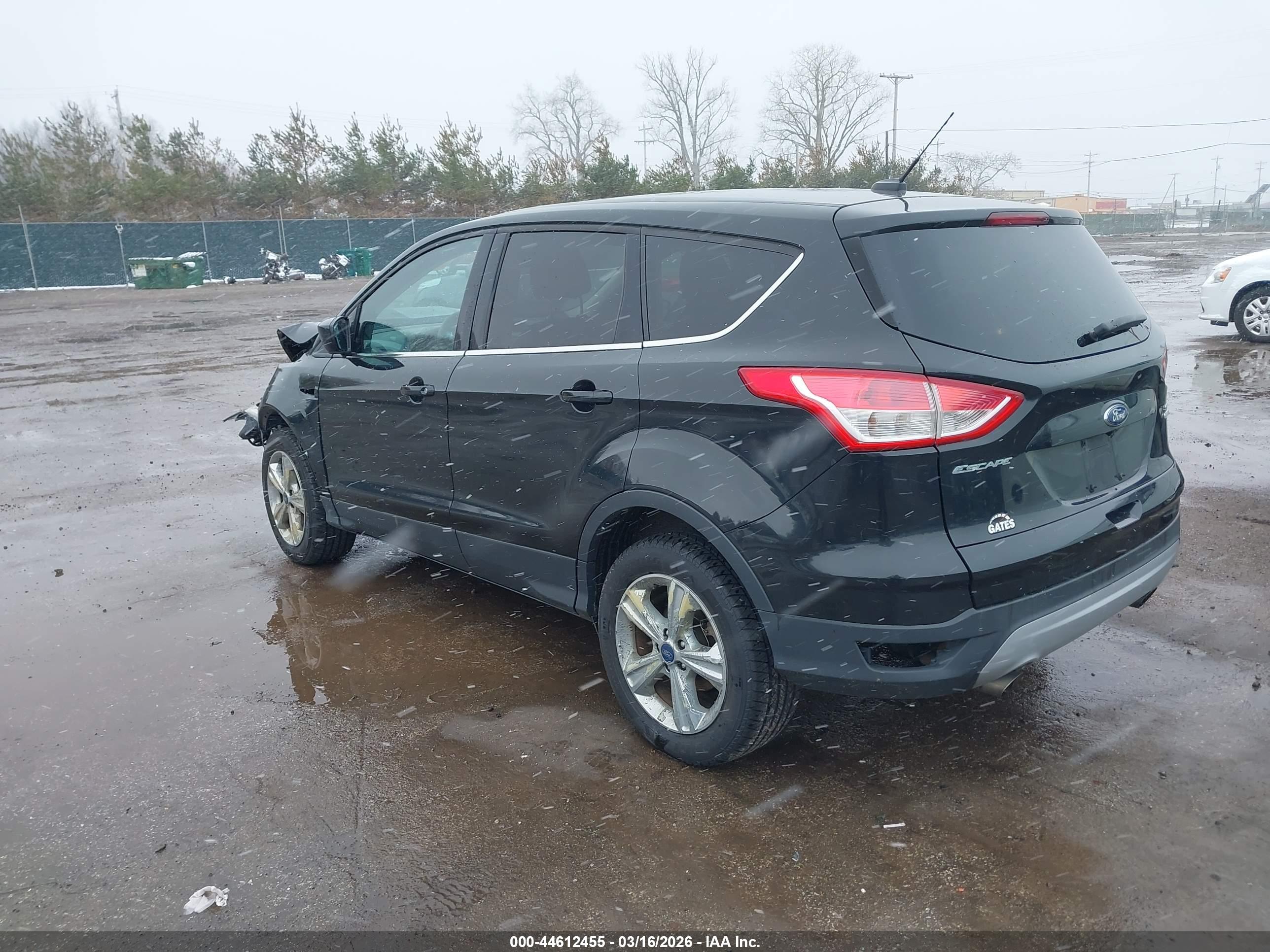 FORD ESCAPE image 3