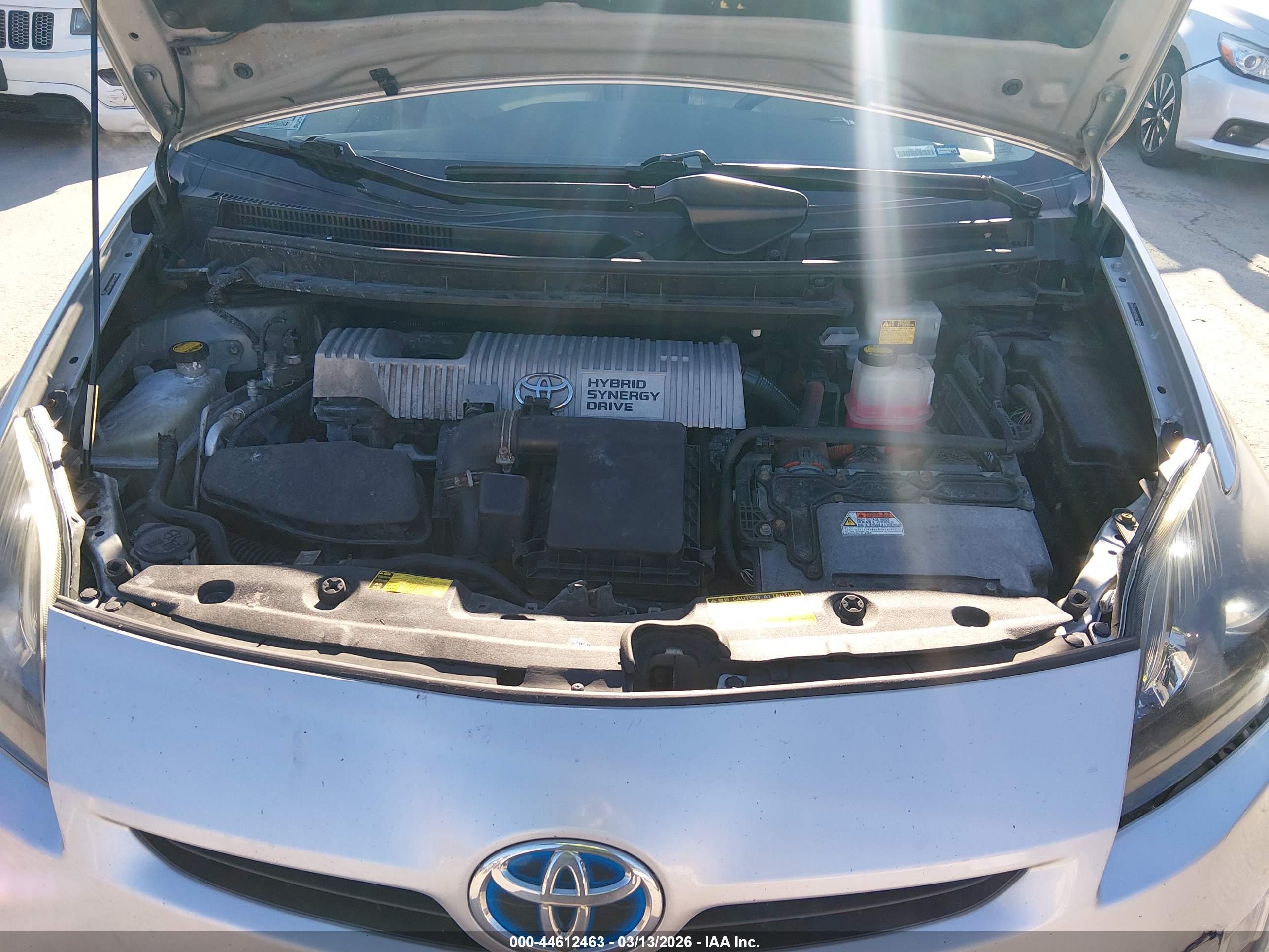 TOYOTA PRIUS image 10