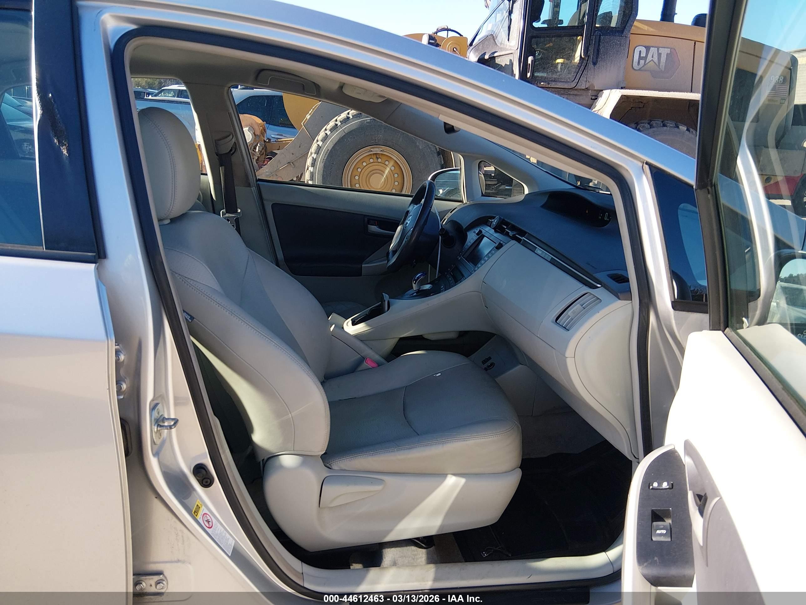 TOYOTA PRIUS image 5