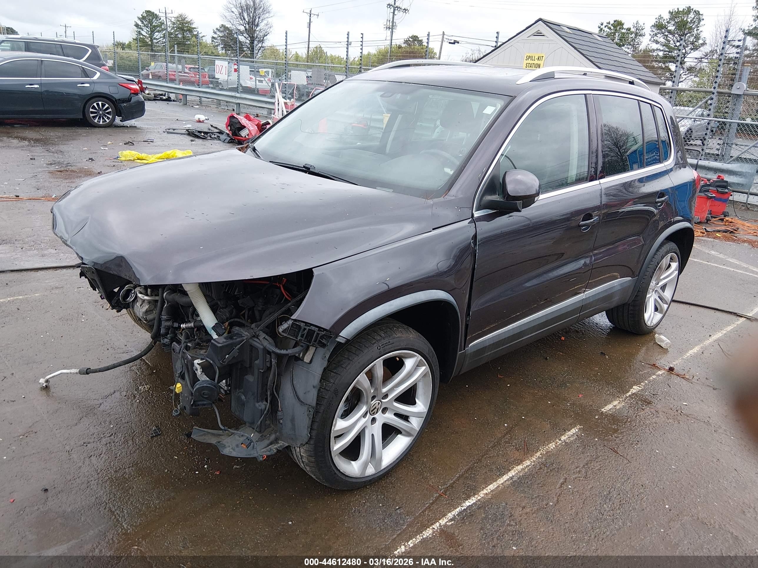 VOLKSWAGEN TIGUAN image 2