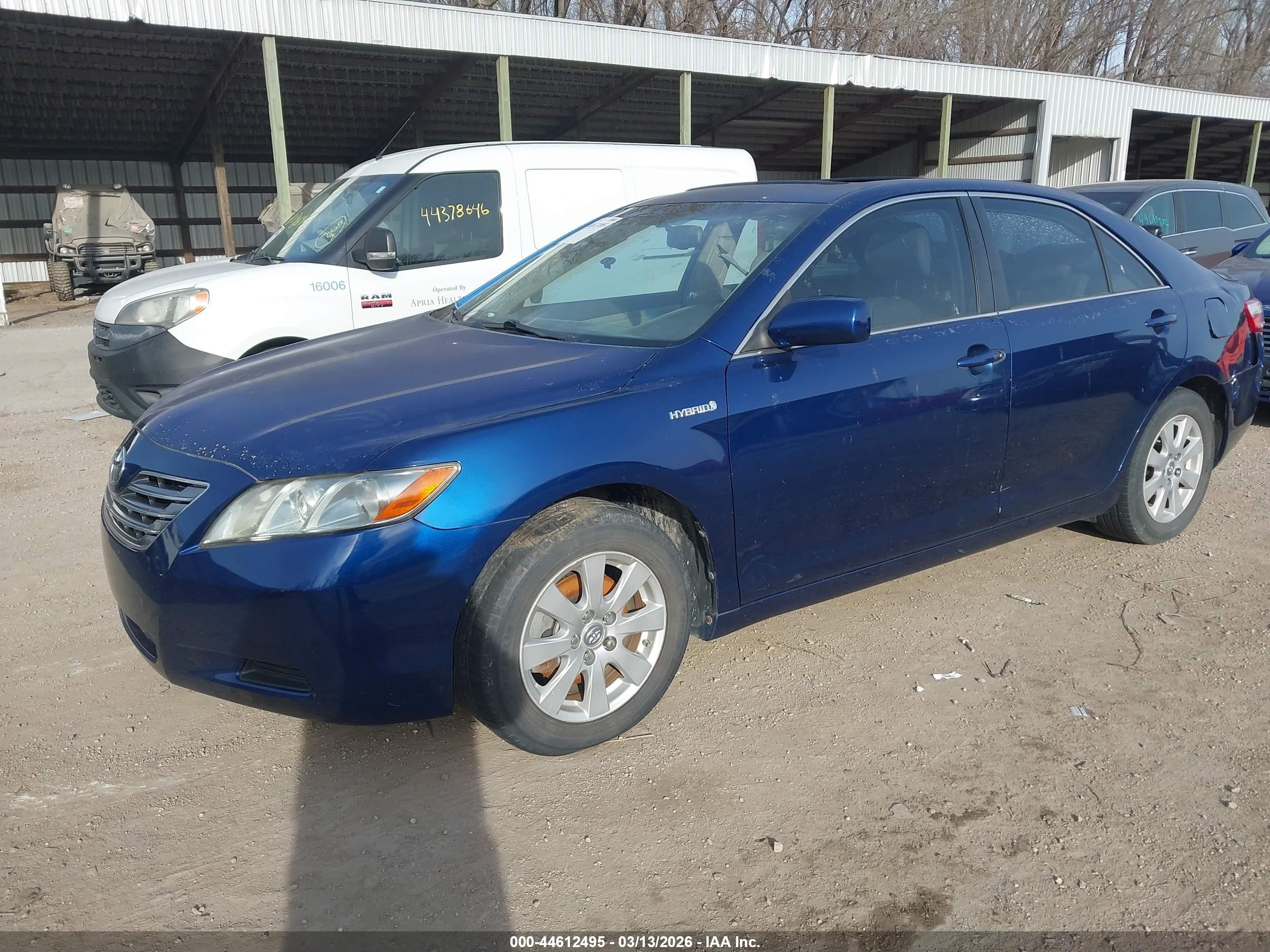 TOYOTA CAMRY image 2