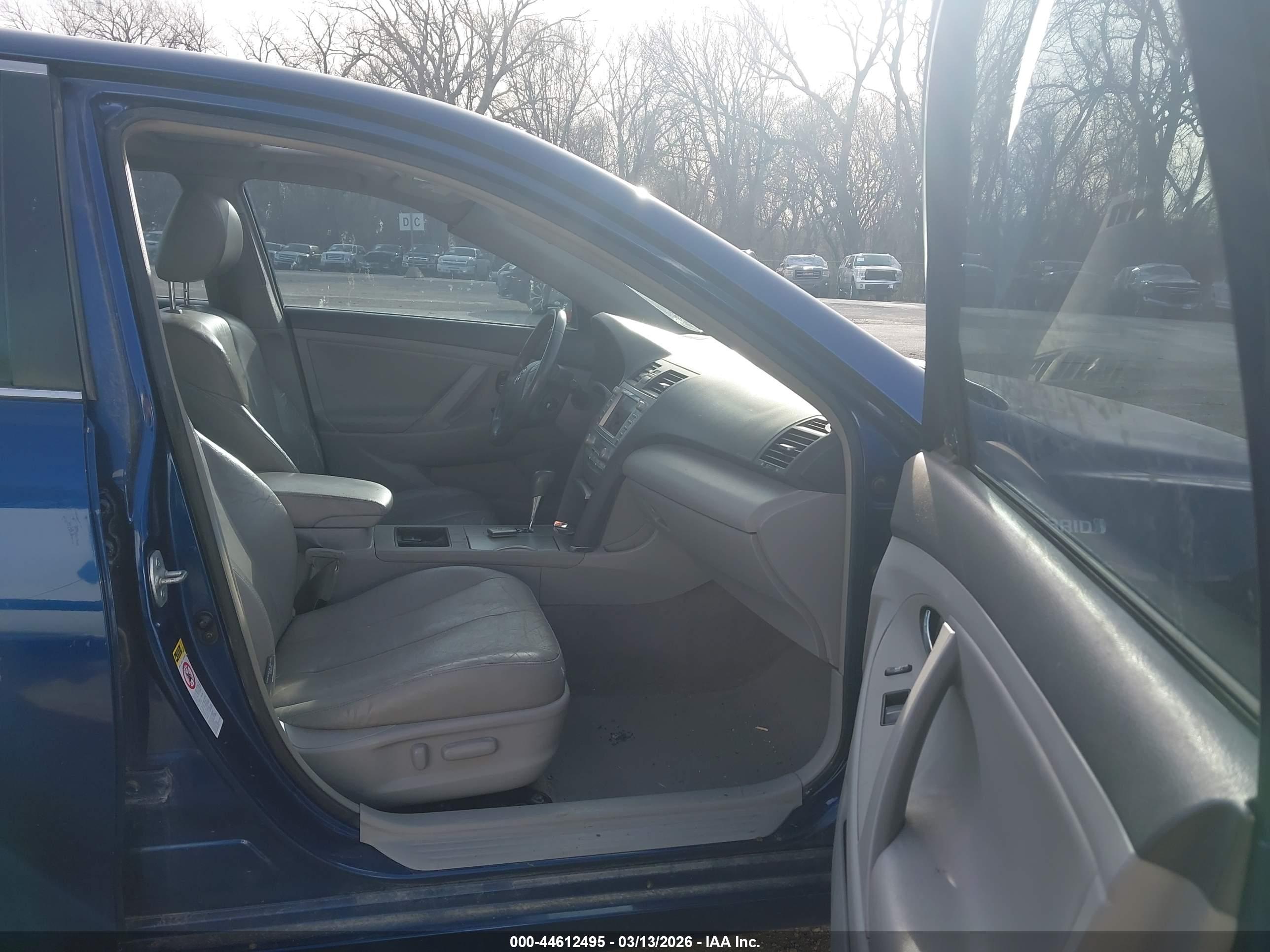 TOYOTA CAMRY image 5
