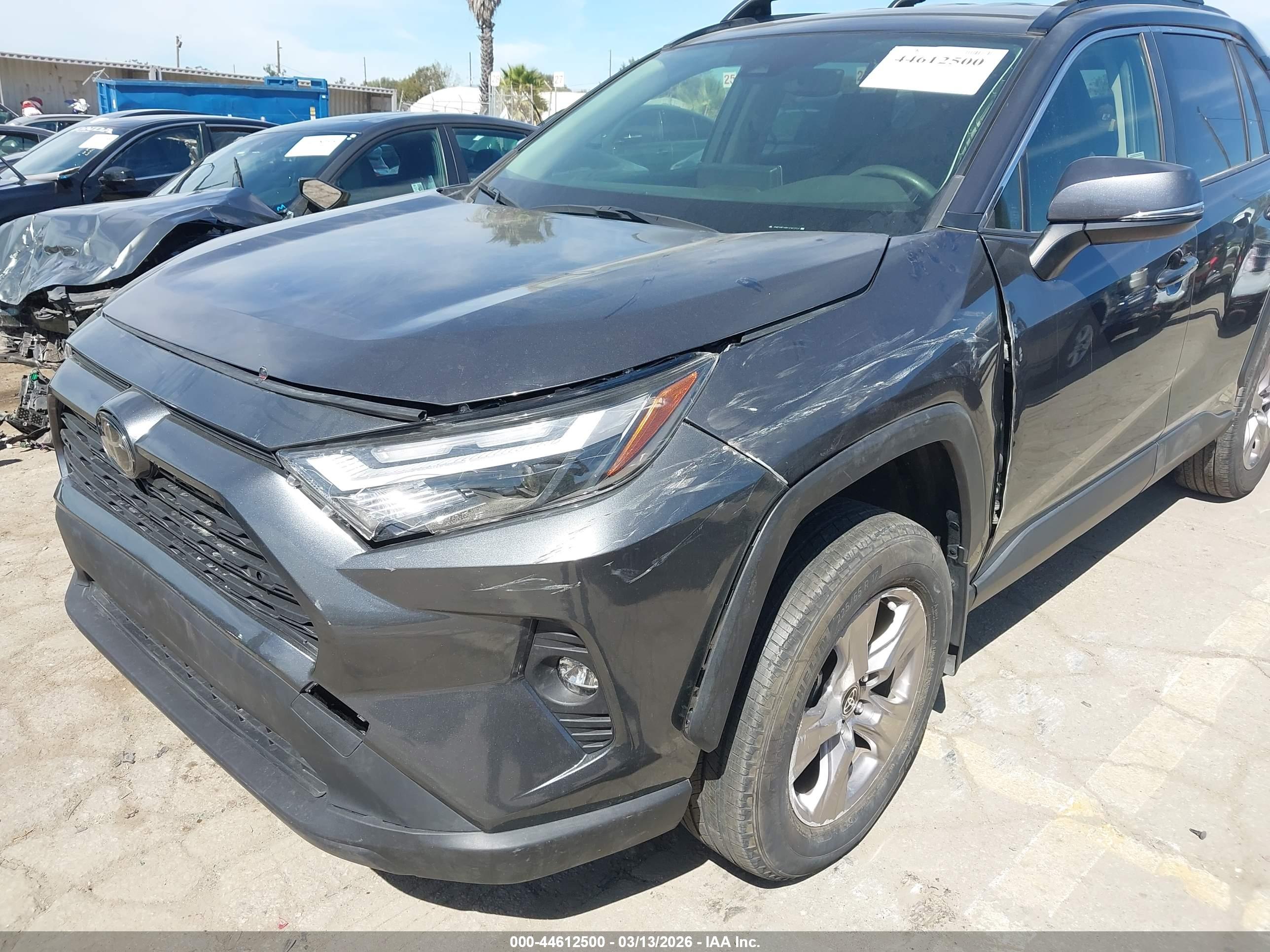 TOYOTA RAV4 image 6